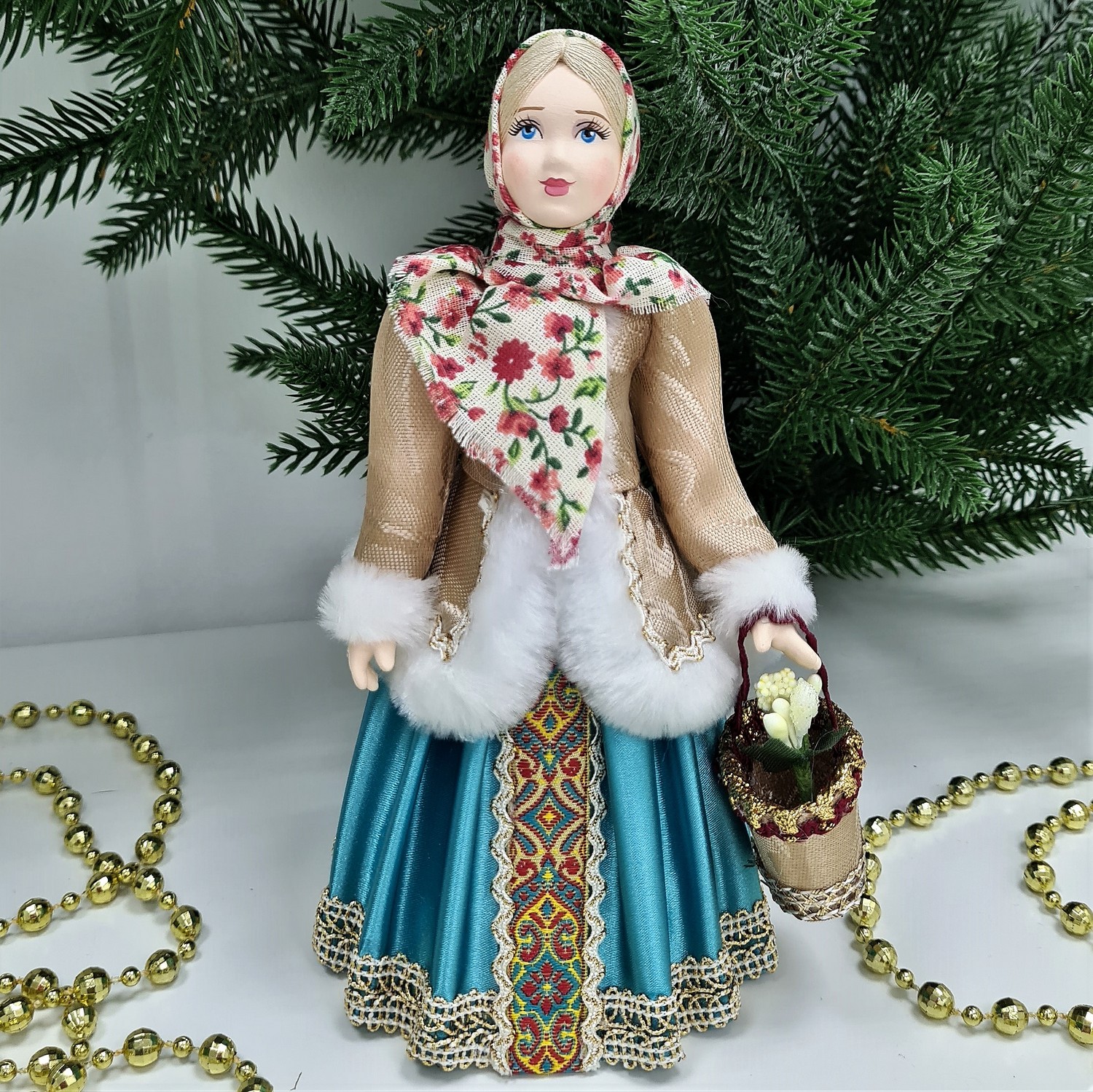 фото Кукла Девочка с подснежниками 20см