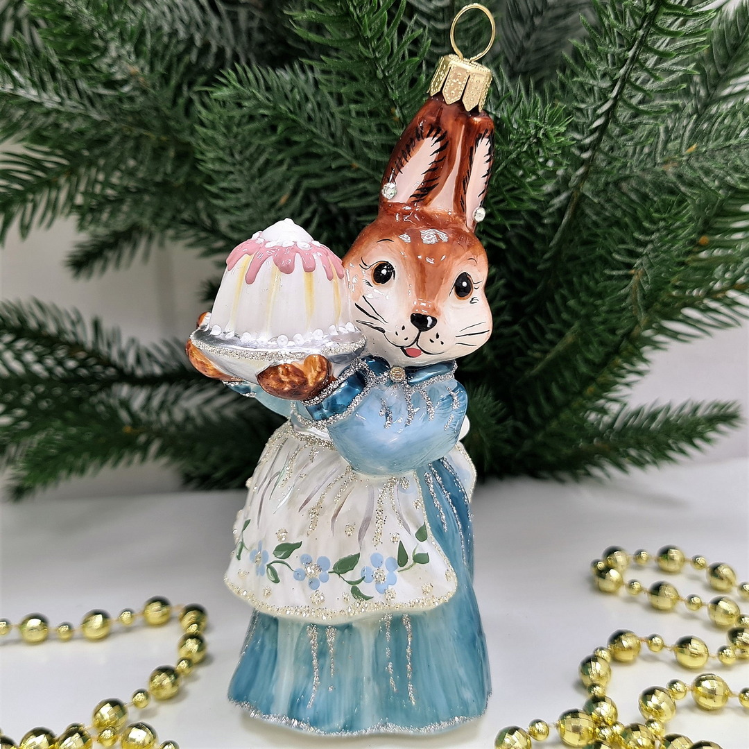 фото Стеклянная елочная игрушка Зайчиха с тортом-1