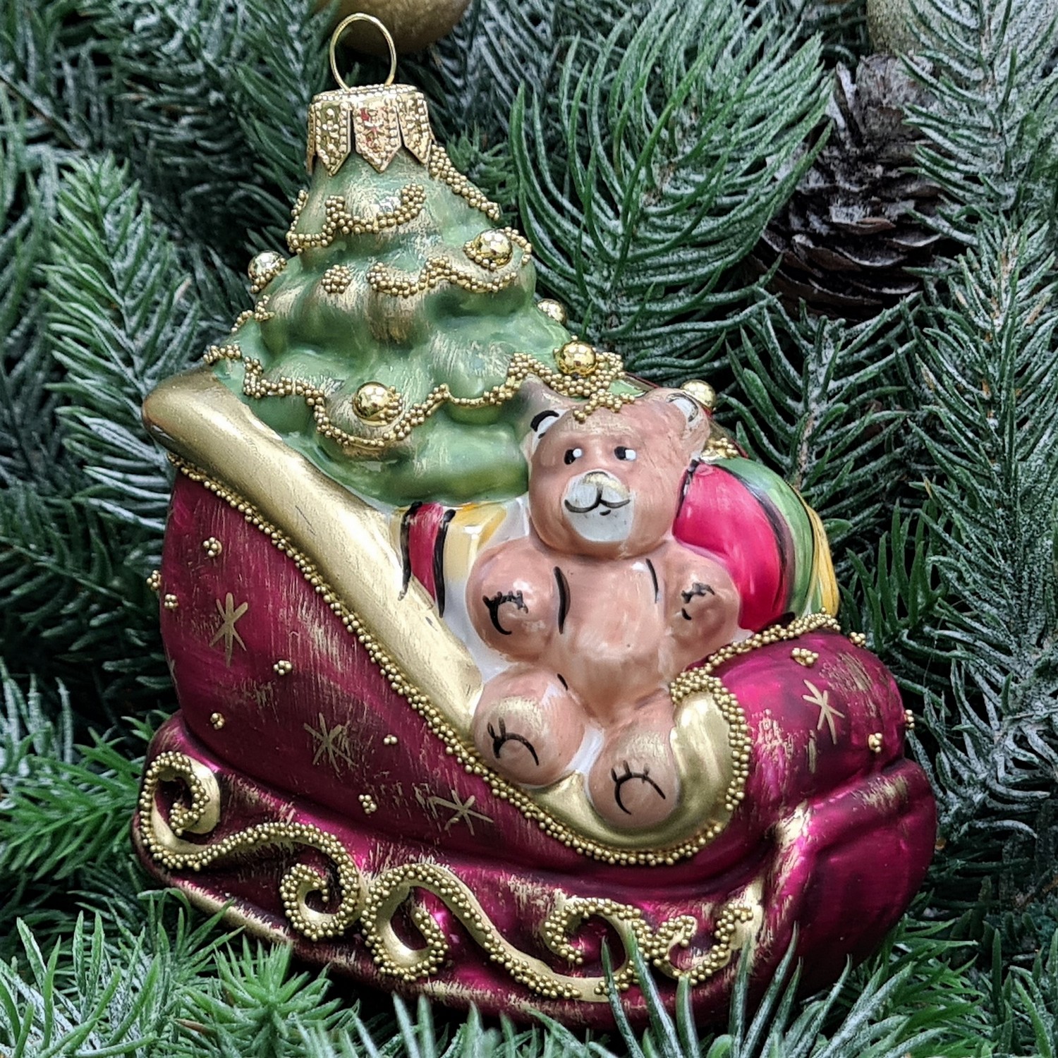 фото Стеклянная елочная игрушка Сани с подарками винтаж