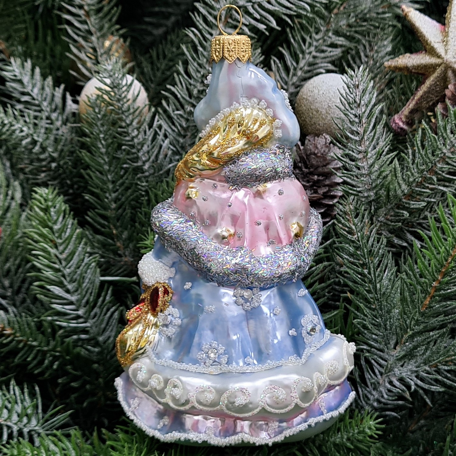 фото Стеклянная елочная игрушка Снегурочка с птичкой