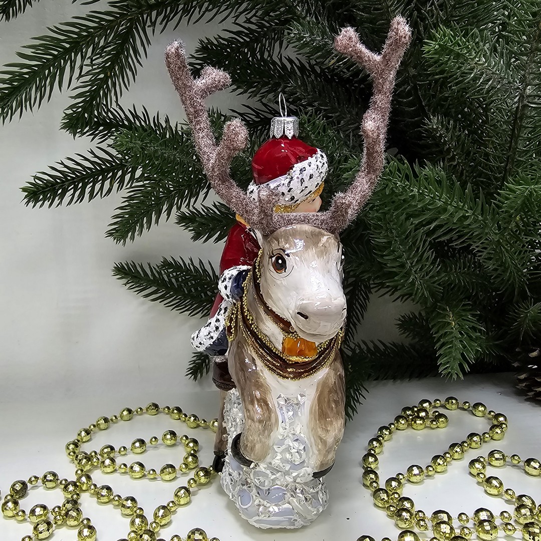 фото Стеклянная елочная игрушка Герда на олене