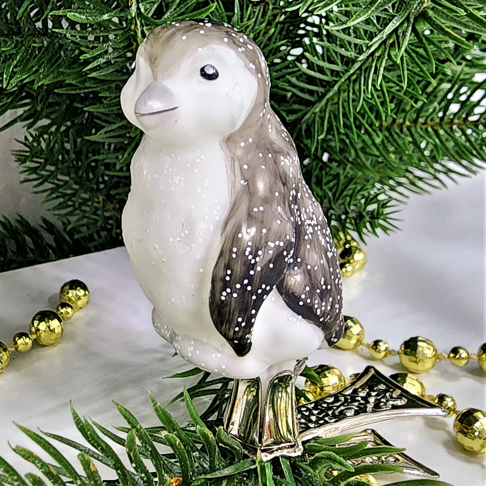 фото Стеклянная елочная игрушка Пингвин на прищепке