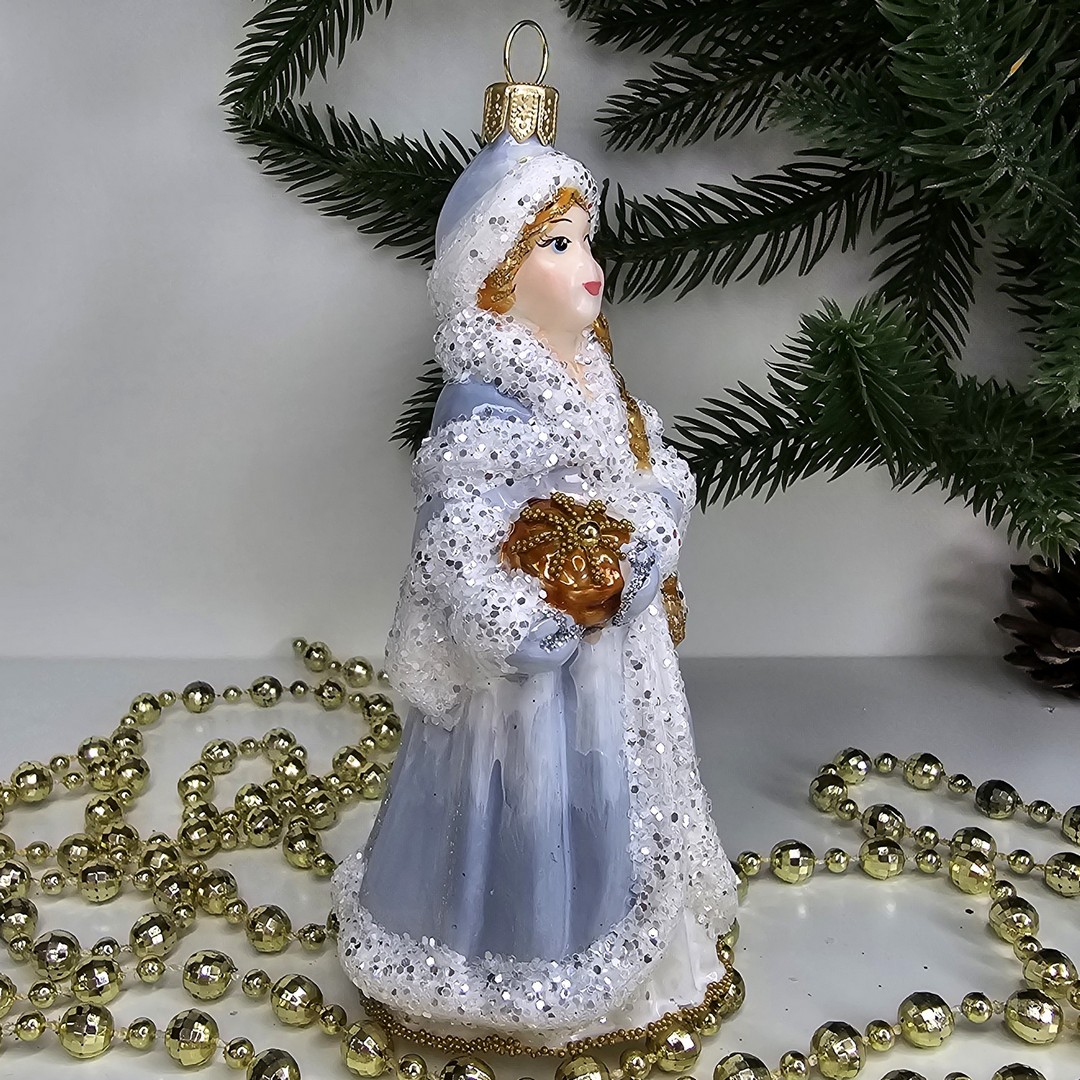 фото Стеклянная елочная игрушка Снегурочка со шкатулкой