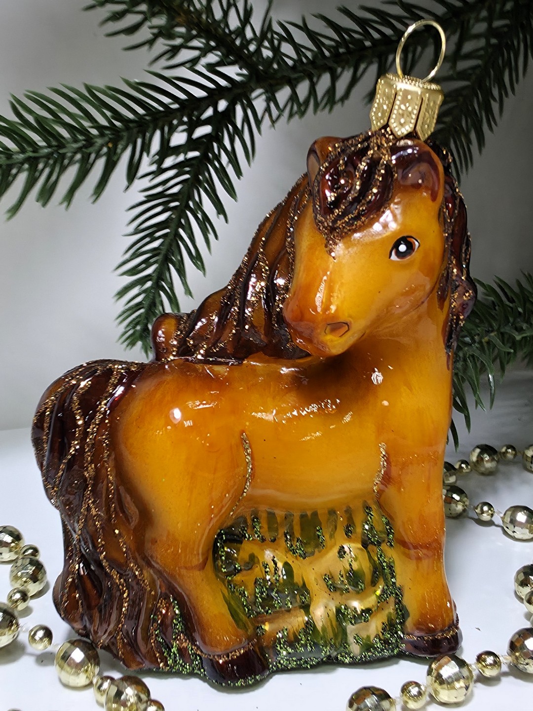 фото Стеклянная елочная игрушка Лошадка смотрит в бок