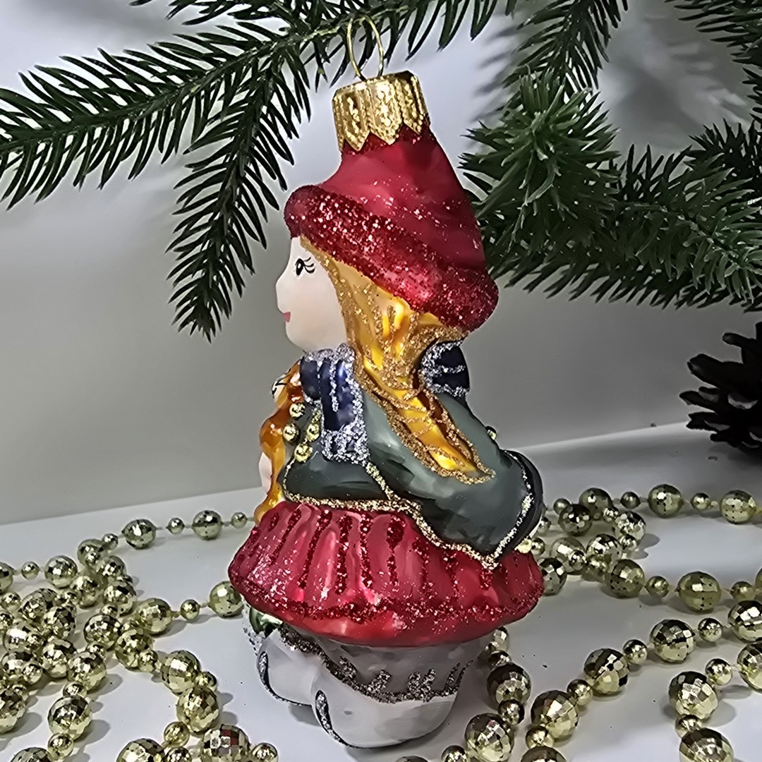 фото Стеклянная елочная игрушка Девочка с котиком