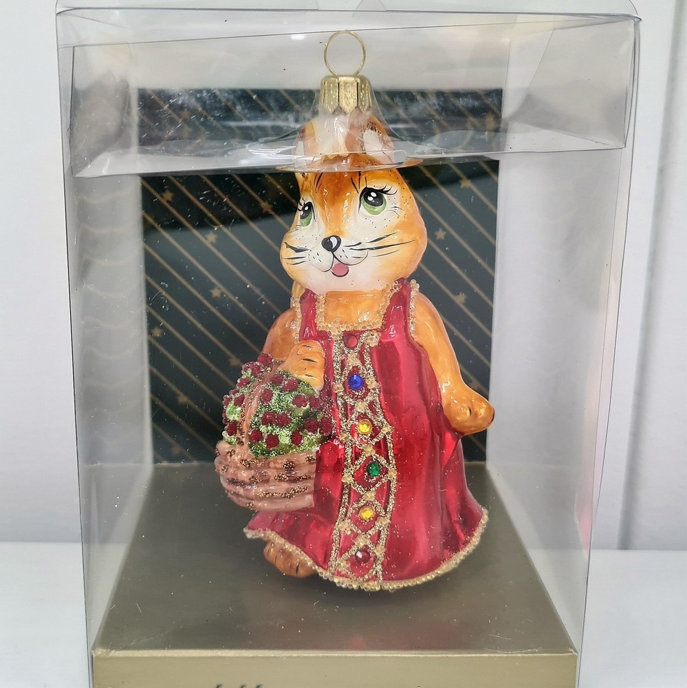 фото Стеклянная елочная игрушка Белочка с корзинкой
