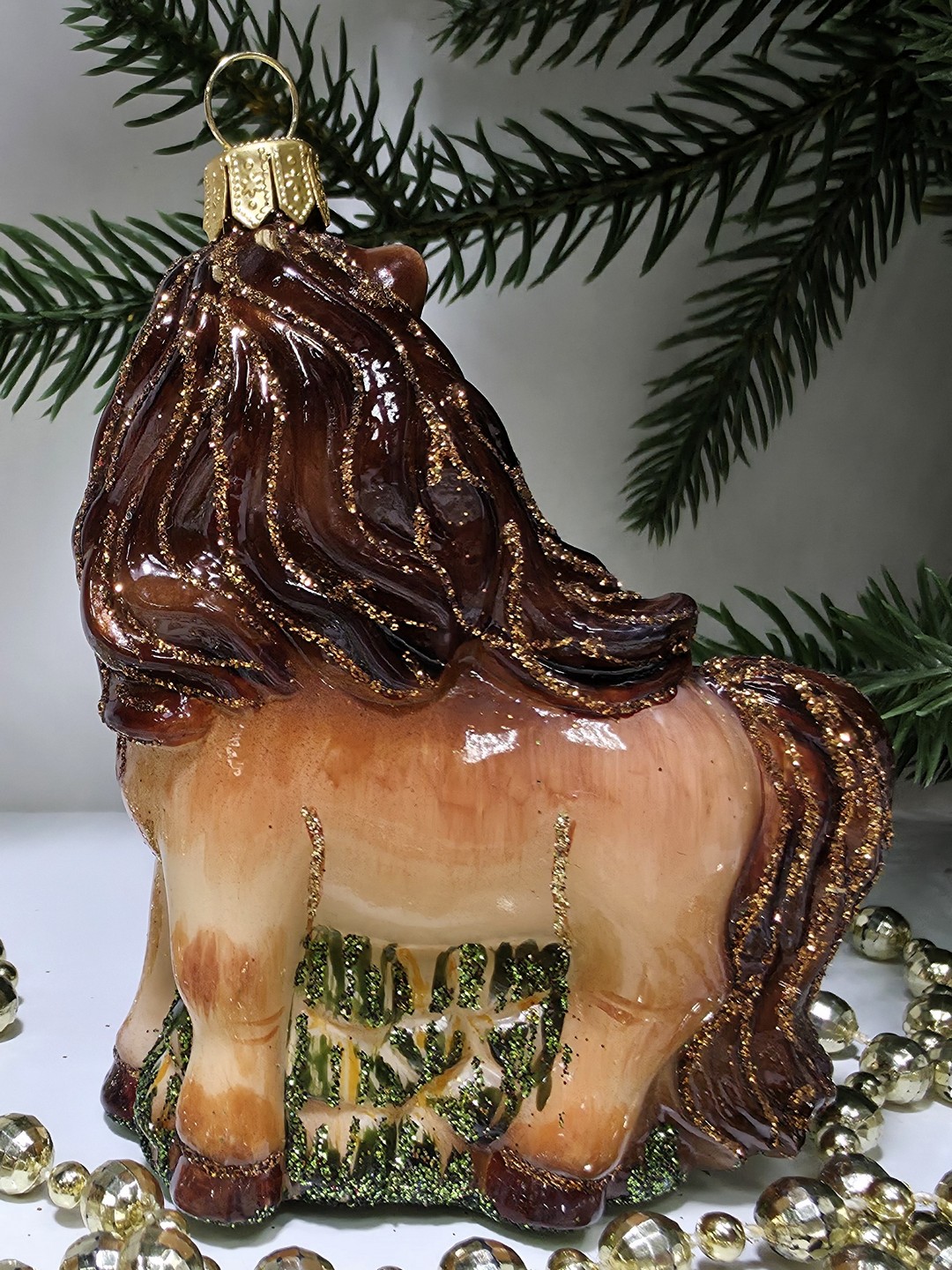 фото Стеклянная елочная игрушка Лошадка смотрит в бок