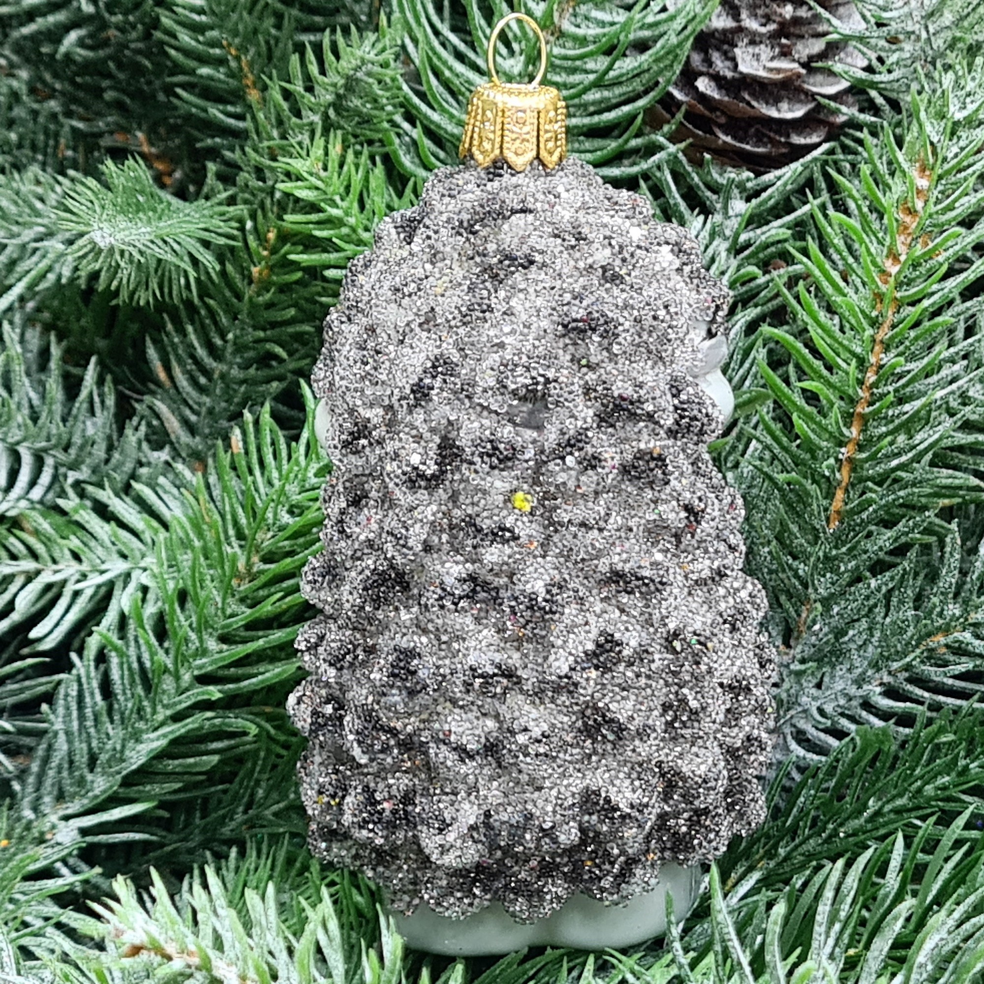 фото Стеклянная елочная игрушка Ежик с малиной