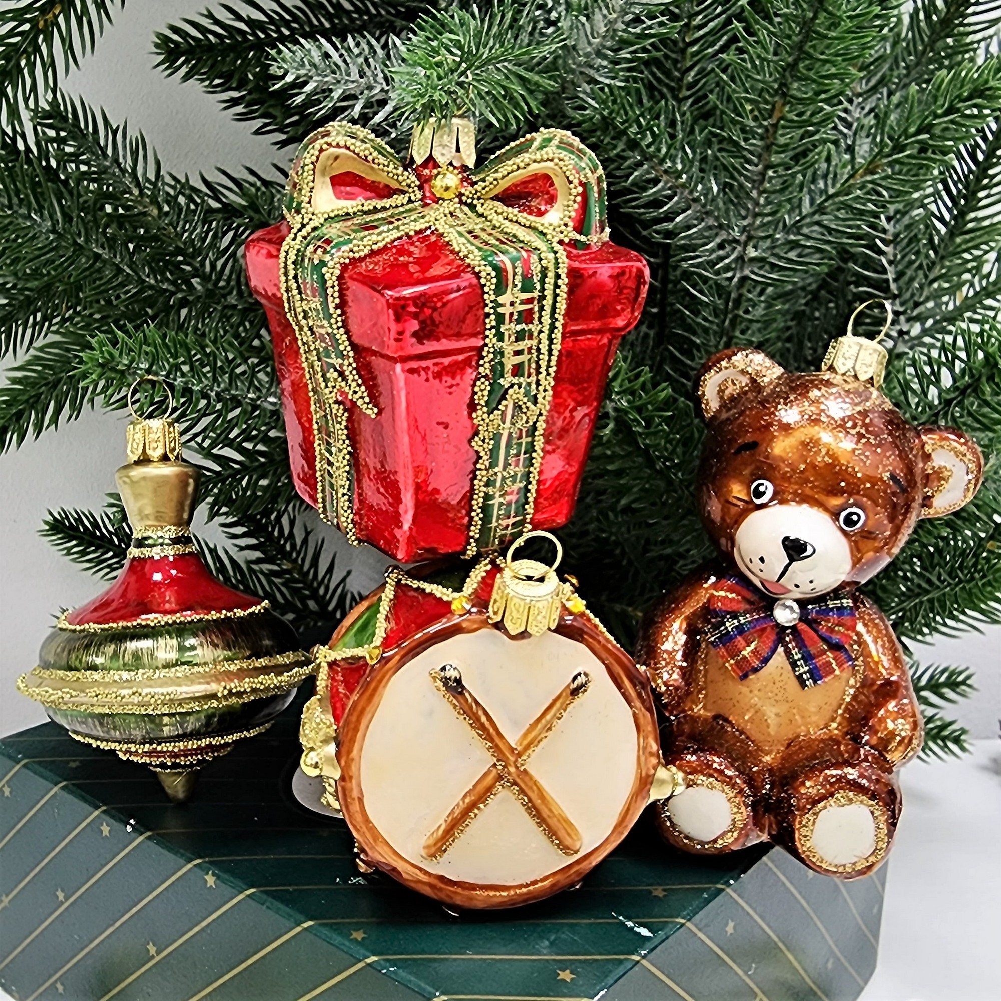 фото Набор ёлочных игрушек Мишка, юла, барабан и подарок
