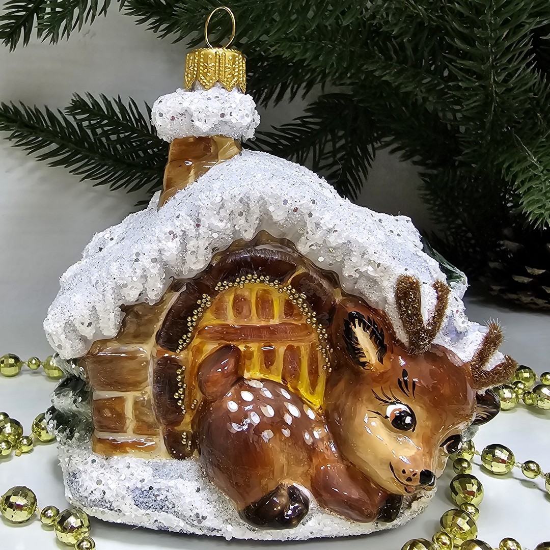фото Стеклянная елочная игрушка Домик с олененком