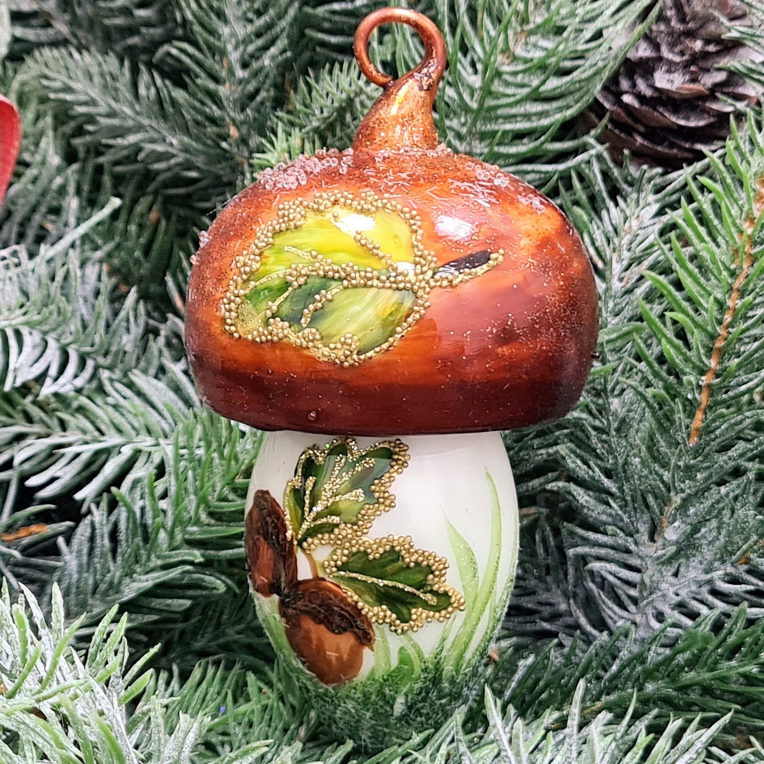 фото Стеклянная елочная игрушка Грибочек