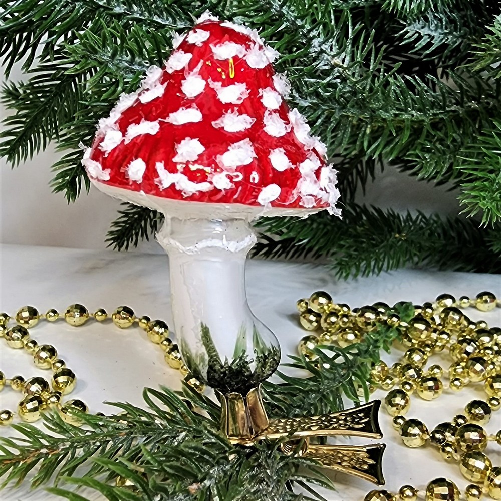 фото Стеклянная елочная игрушка Мухомор на прищепке