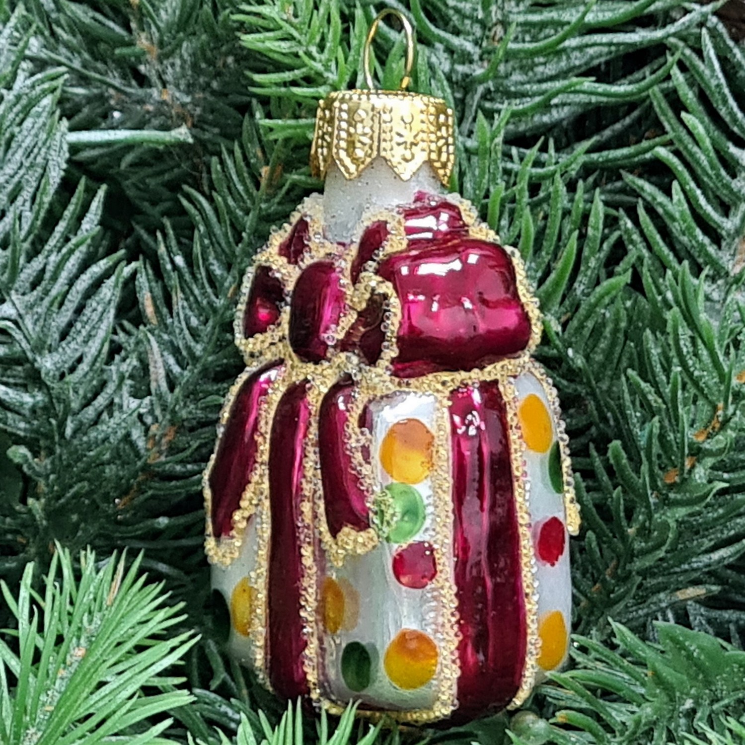 фото Стеклянная елочная игрушка Подарок малый