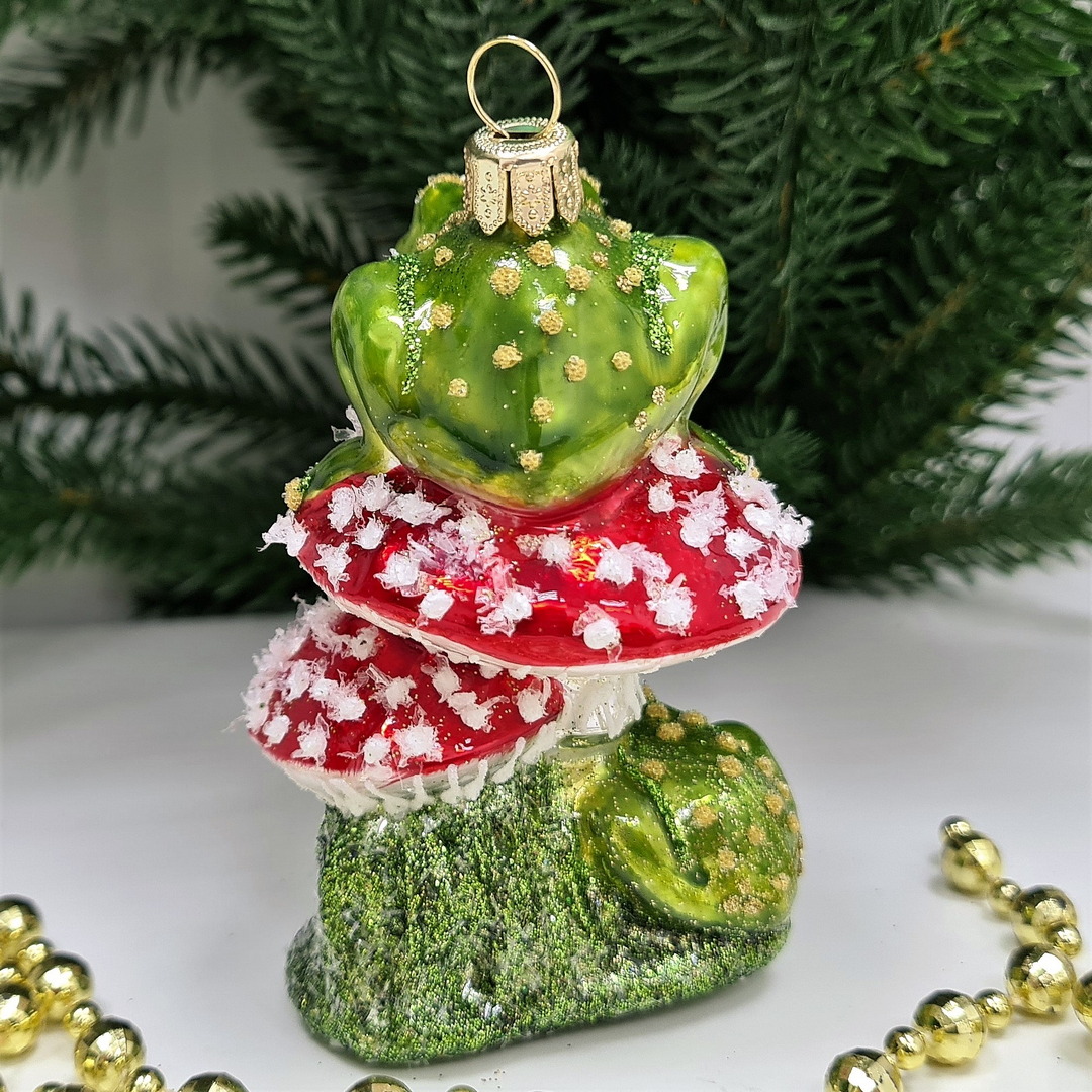 фото Стеклянная елочная игрушка Лягушки на мухоморах