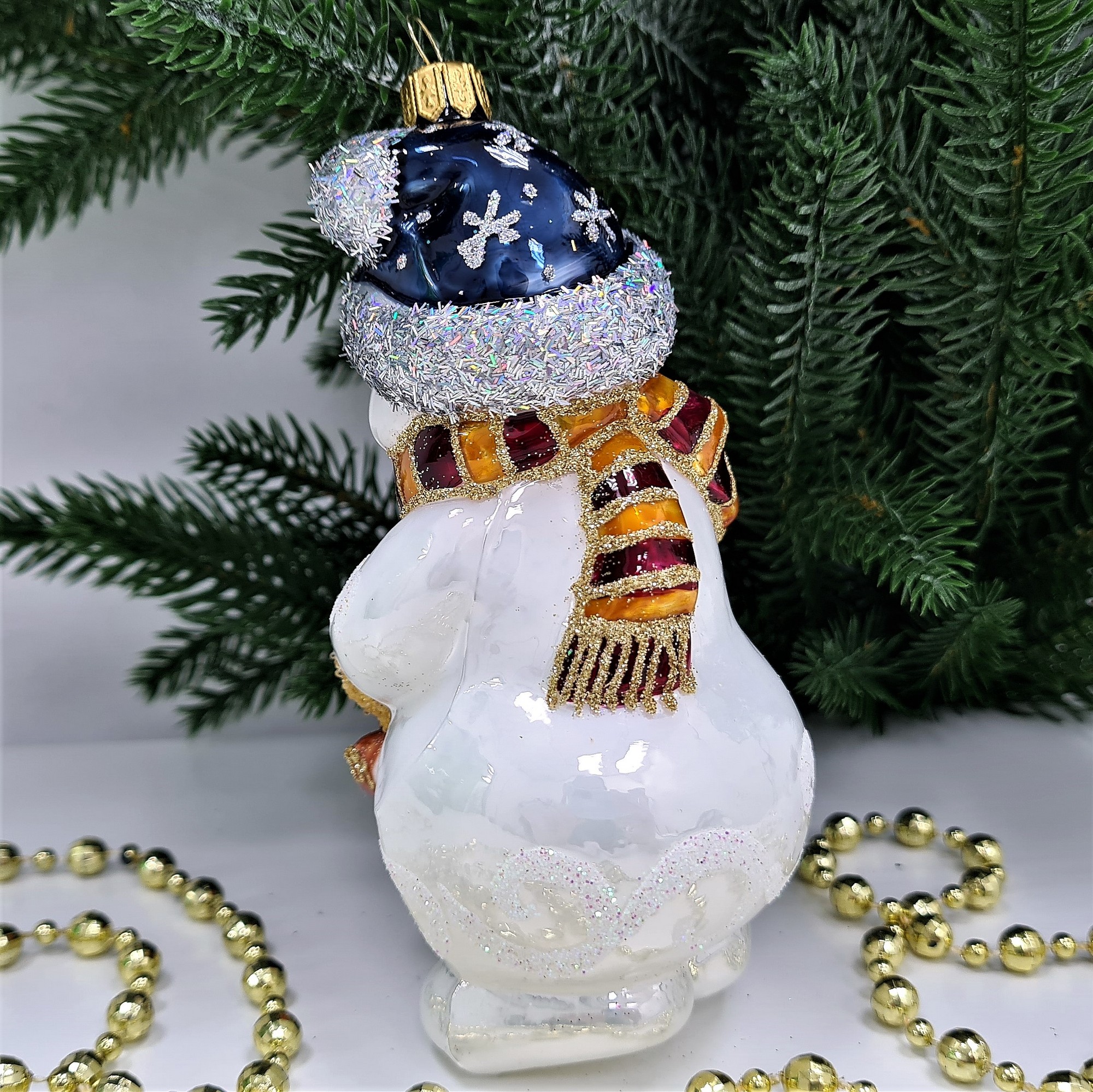 фото Стеклянная елочная игрушка Снеговик с мишкой