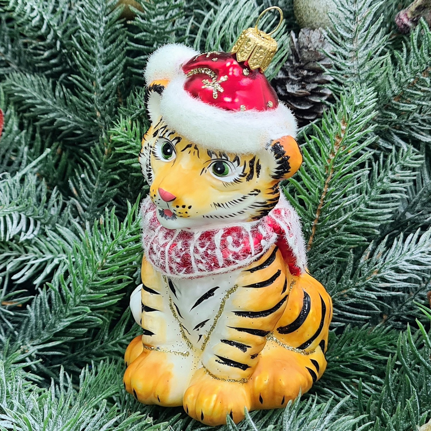фото Стеклянная елочная игрушка Тигренок Санта
