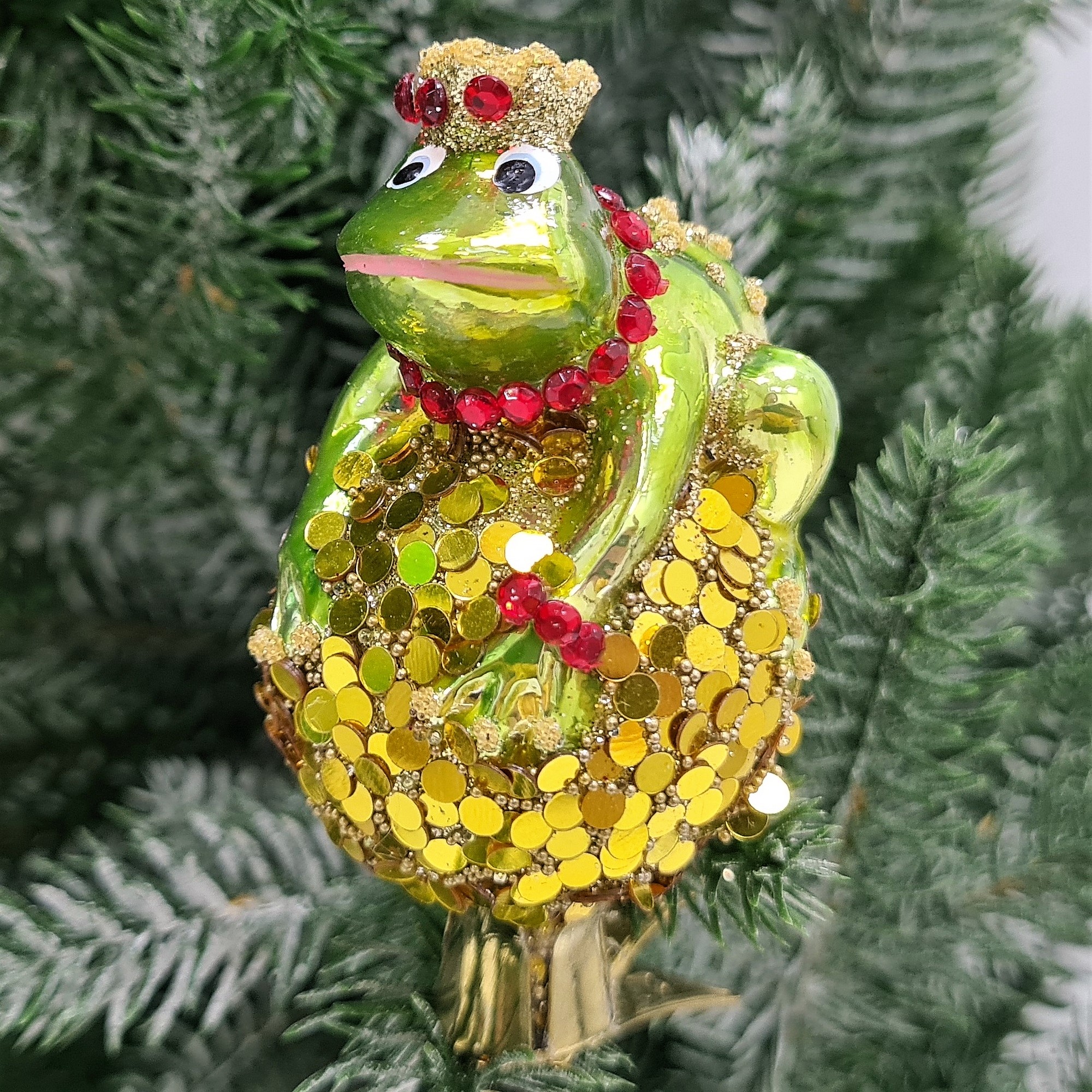 фото Стеклянная елочная игрушка Царевна лягушка на монетках
