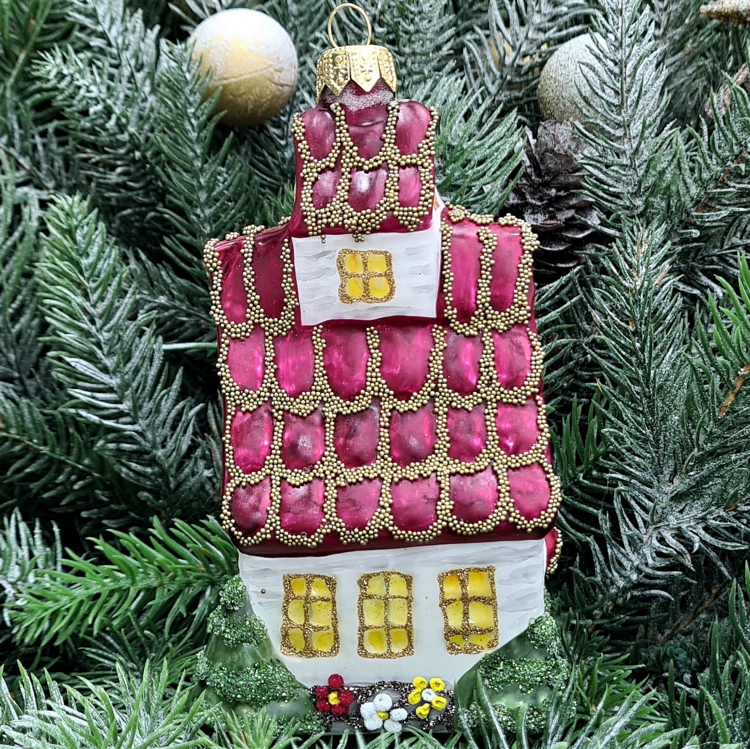 фото Стеклянная елочная игрушка Домик с острой крышей винтаж