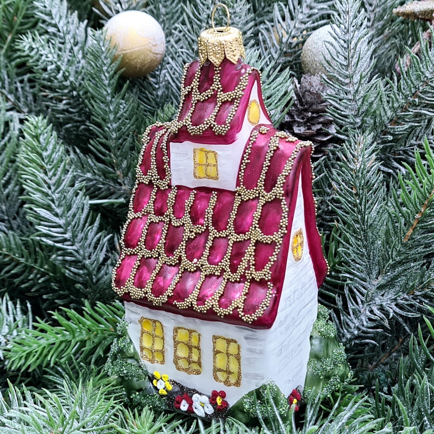 фото Стеклянная елочная игрушка Домик с острой крышей винтаж