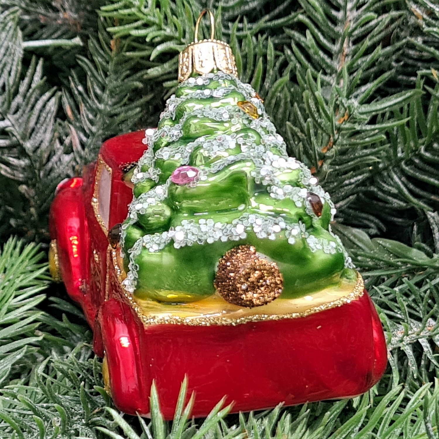 фото Стеклянная елочная игрушка Машинка с елкой