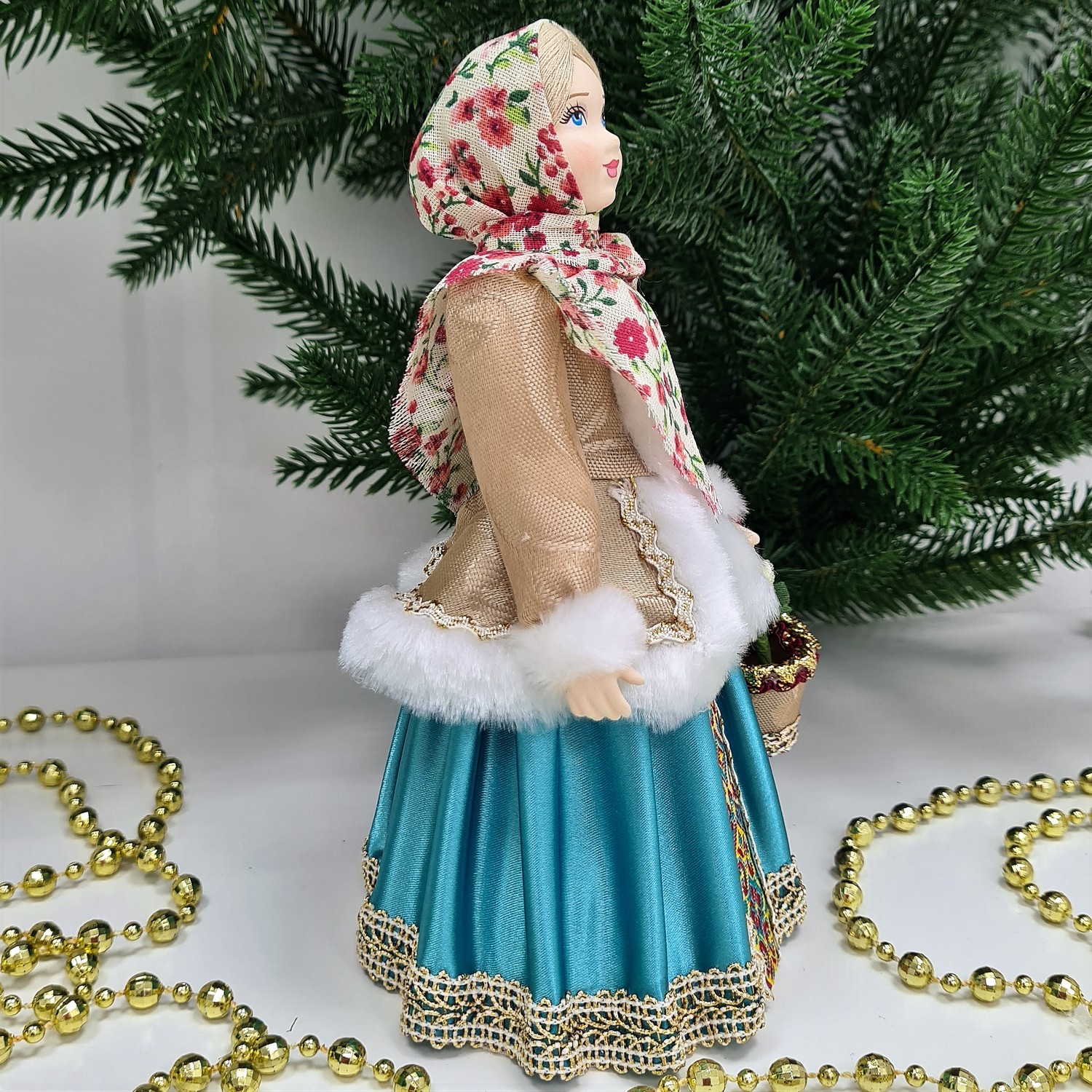 фото Кукла Девочка с подснежниками 20см