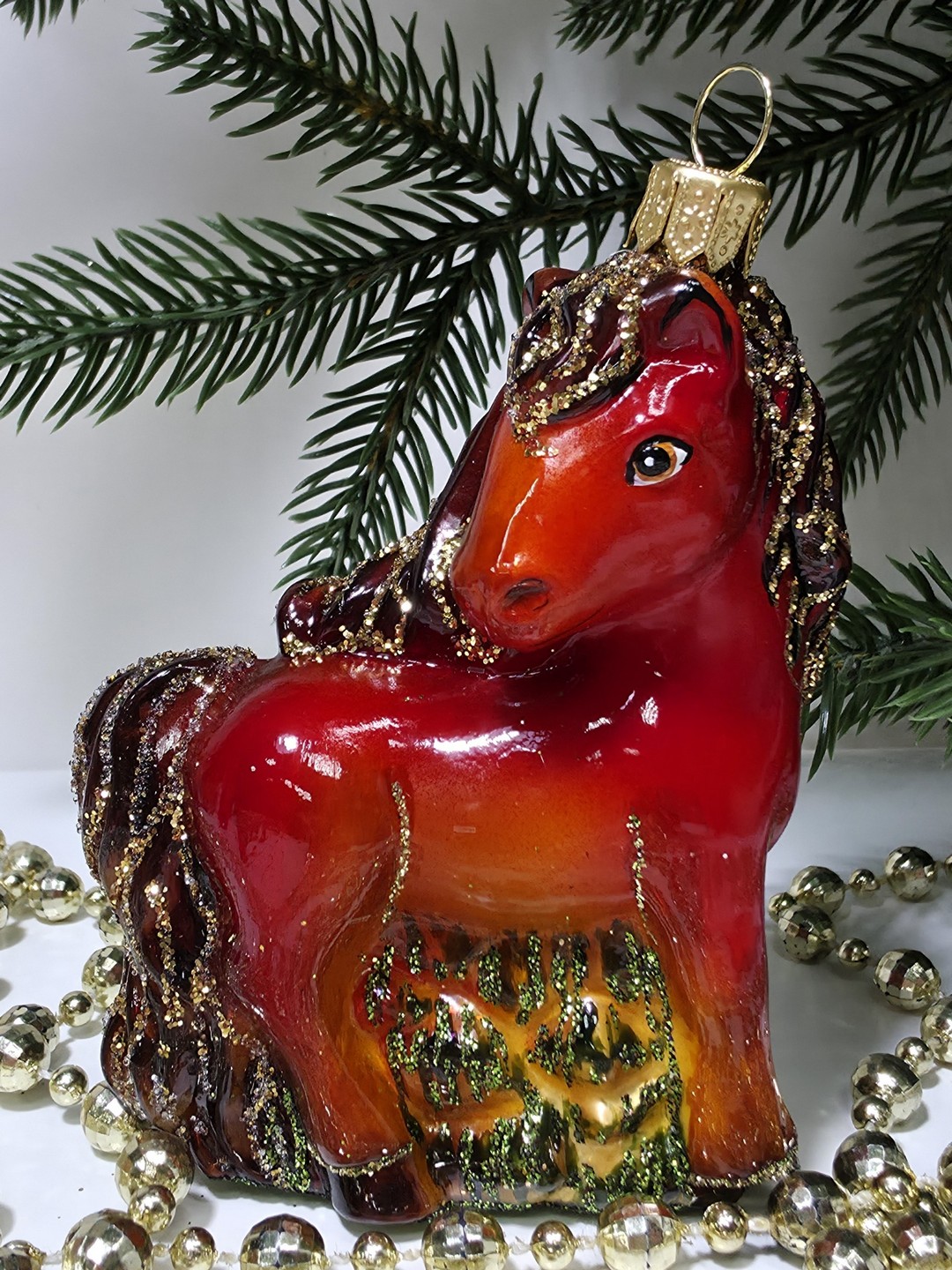 фото Стеклянная елочная игрушка Лошадка смотрит в бок