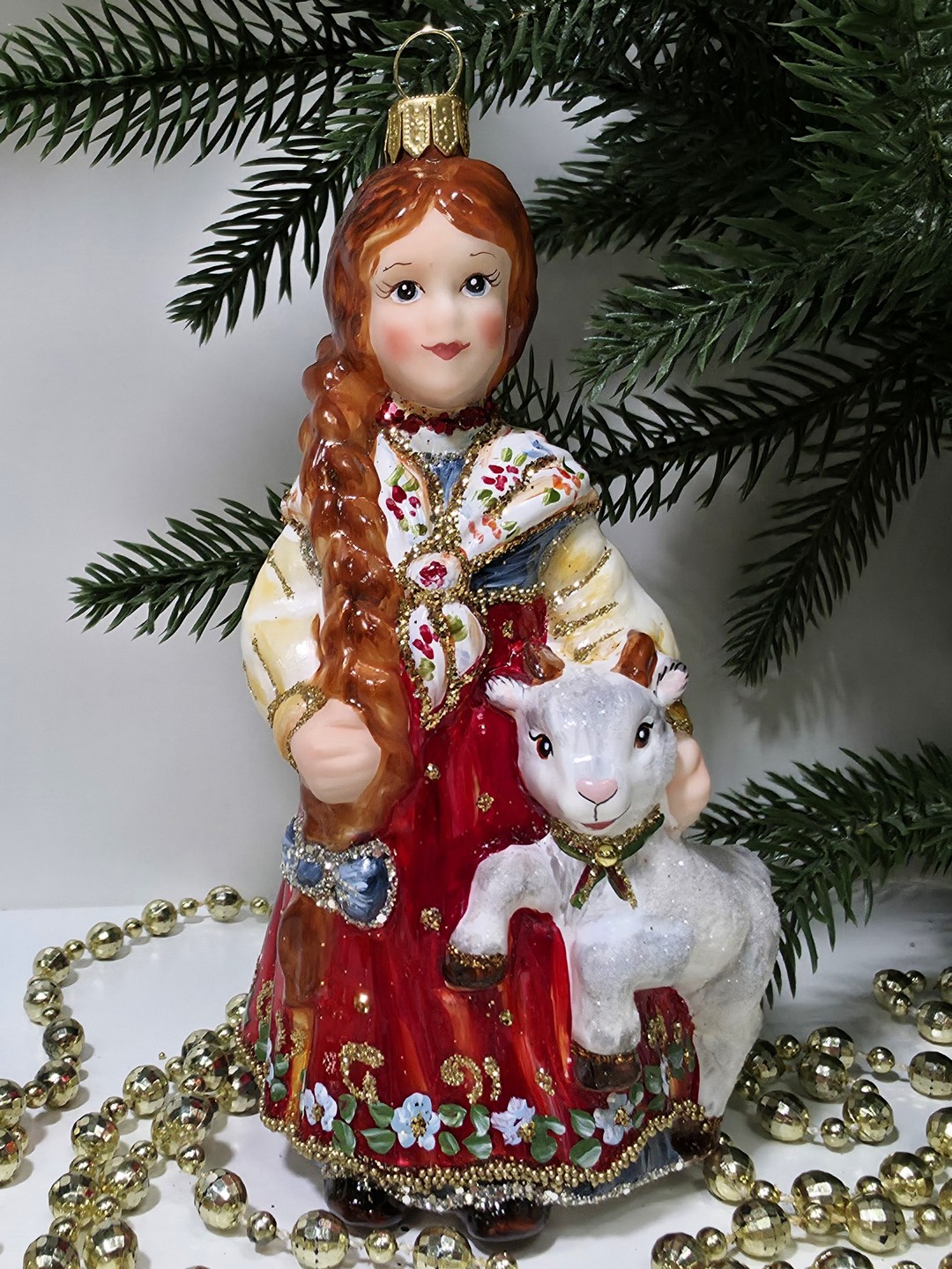 фото Стеклянная елочная игрушка Аленушка с козленком