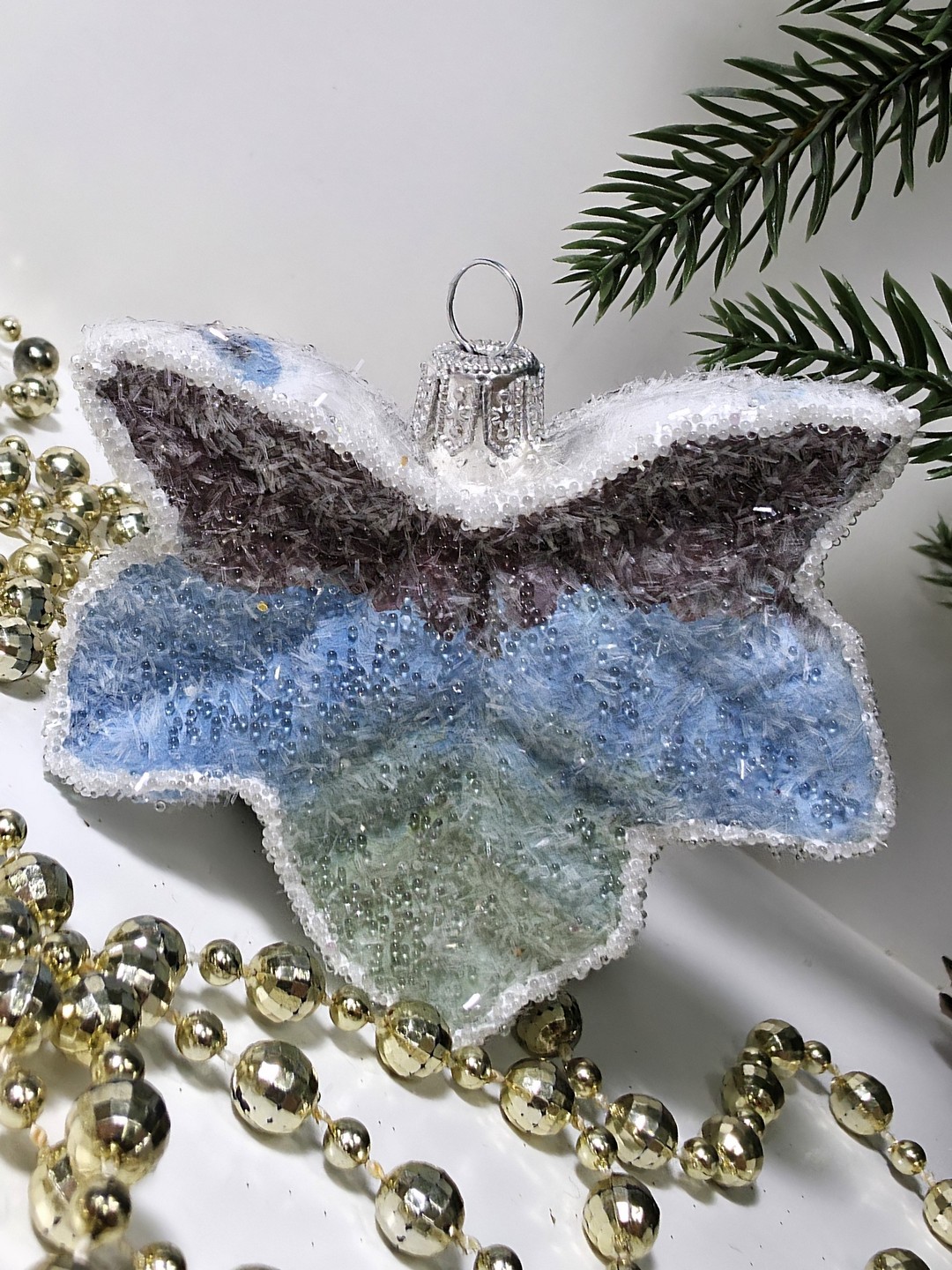 фото Стеклянная елочная игрушка Кленовый листок