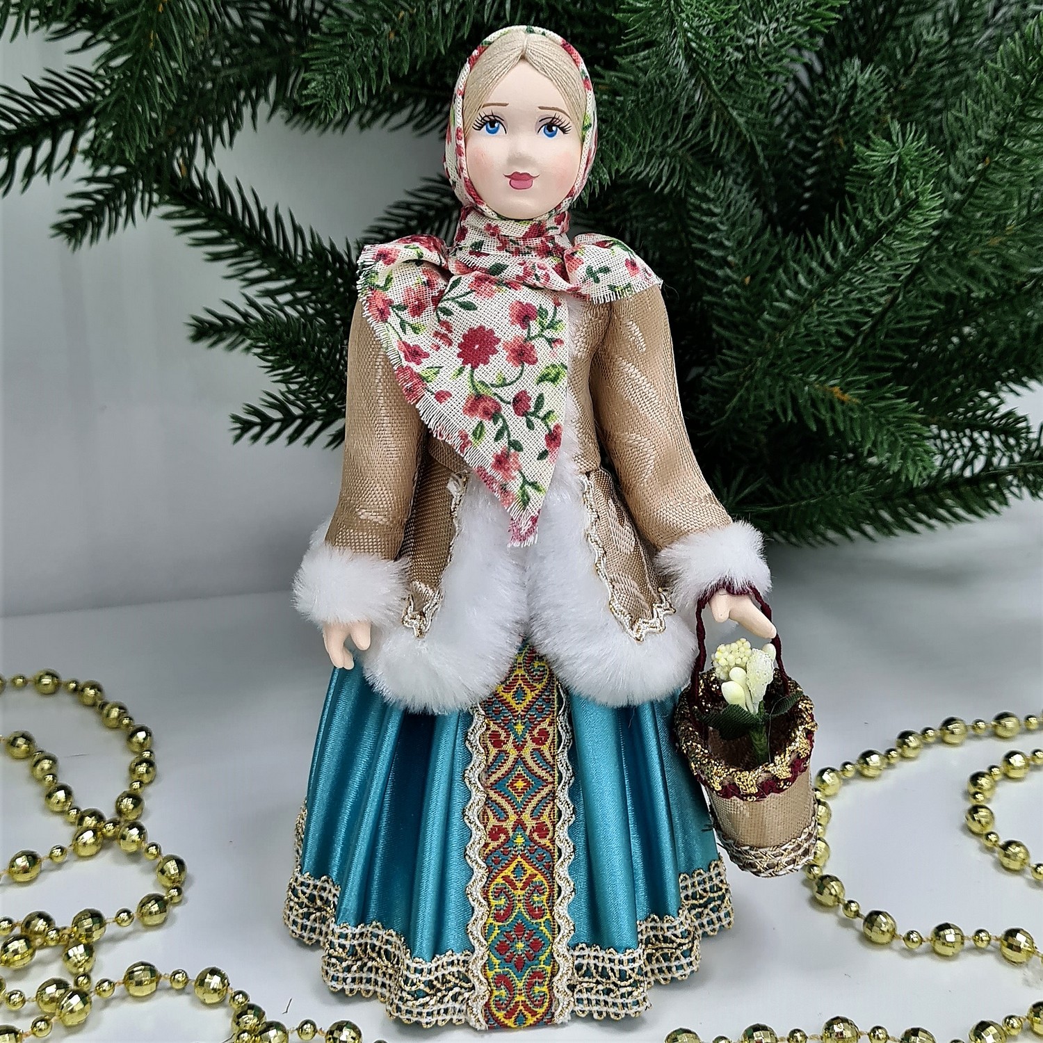 фото Кукла Девочка с подснежниками 20см