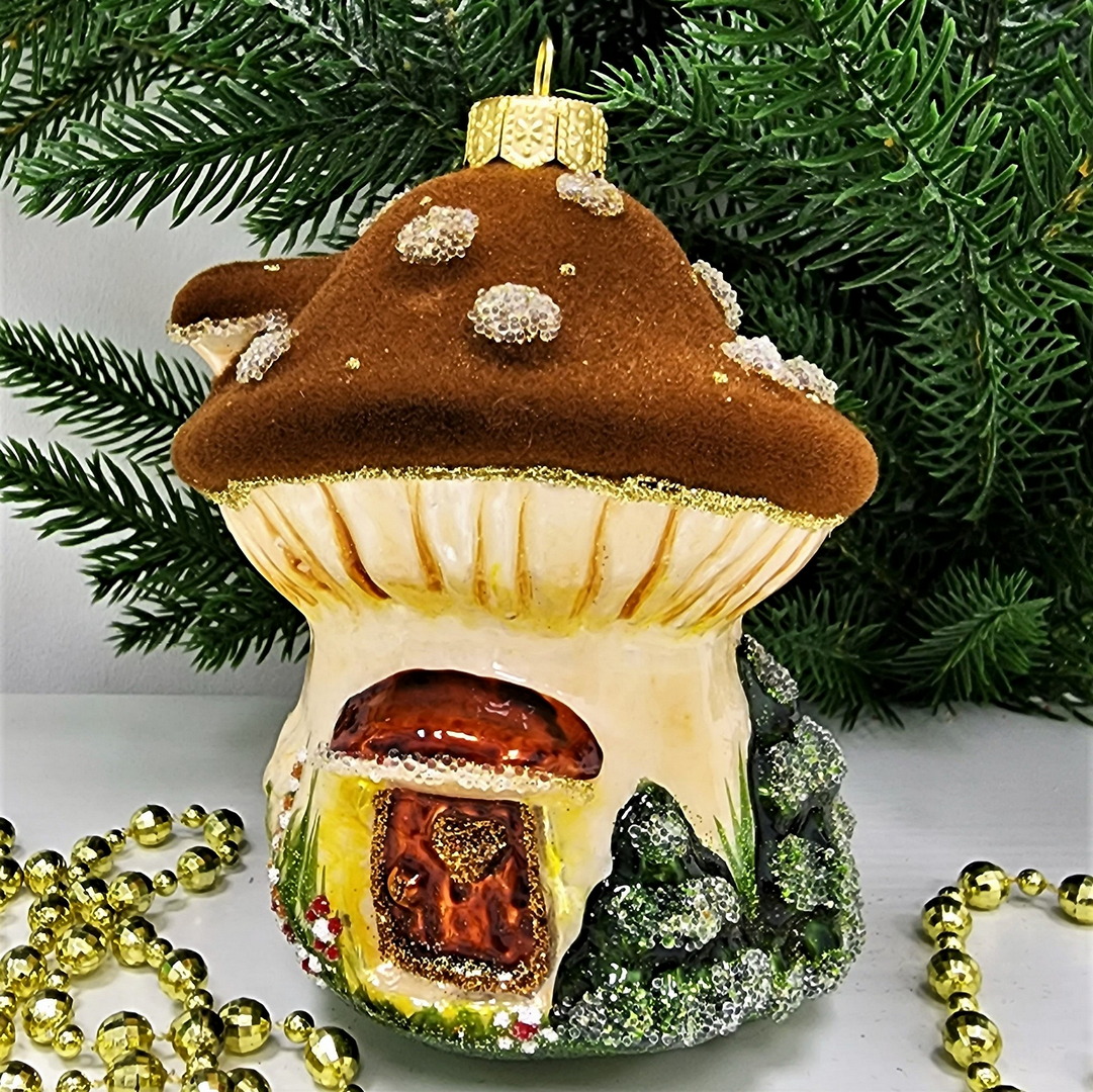 фото Стеклянная елочная игрушка Грибок домик коричневый
