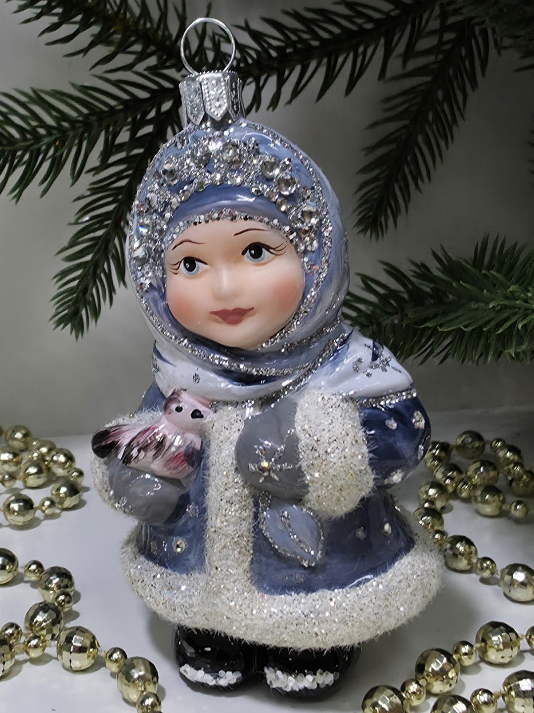 фото Стеклянная елочная игрушка Девочка снегурочка