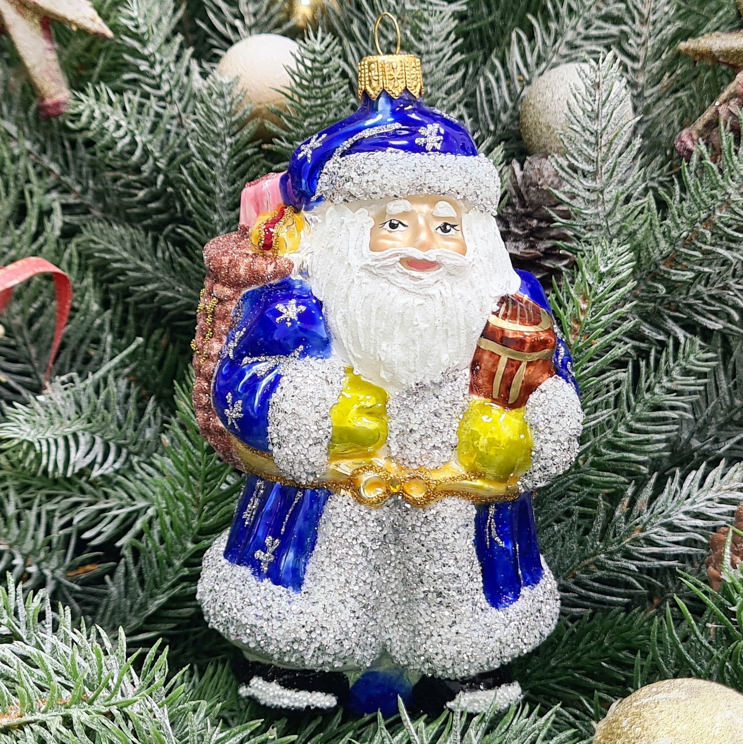 фото Стеклянная елочная игрушка Дед Мороз с подарками