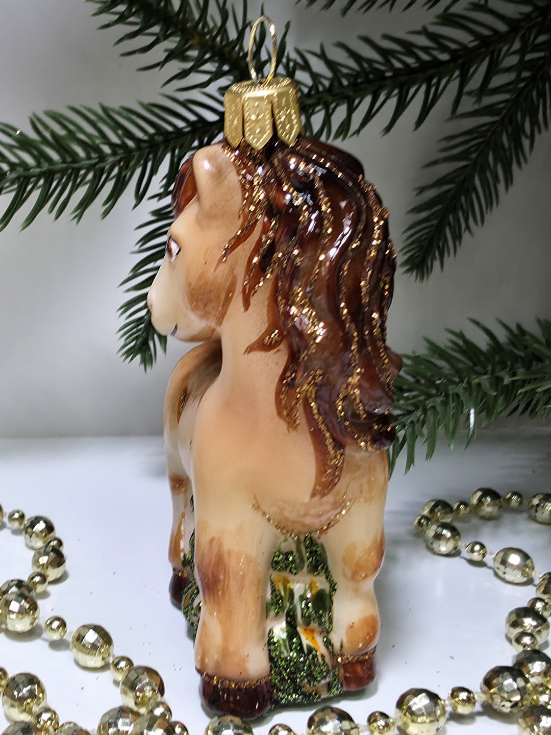 фото Стеклянная елочная игрушка Лошадка смотрит в бок