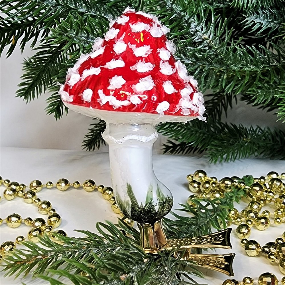 фото Стеклянная елочная игрушка Мухомор на прищепке