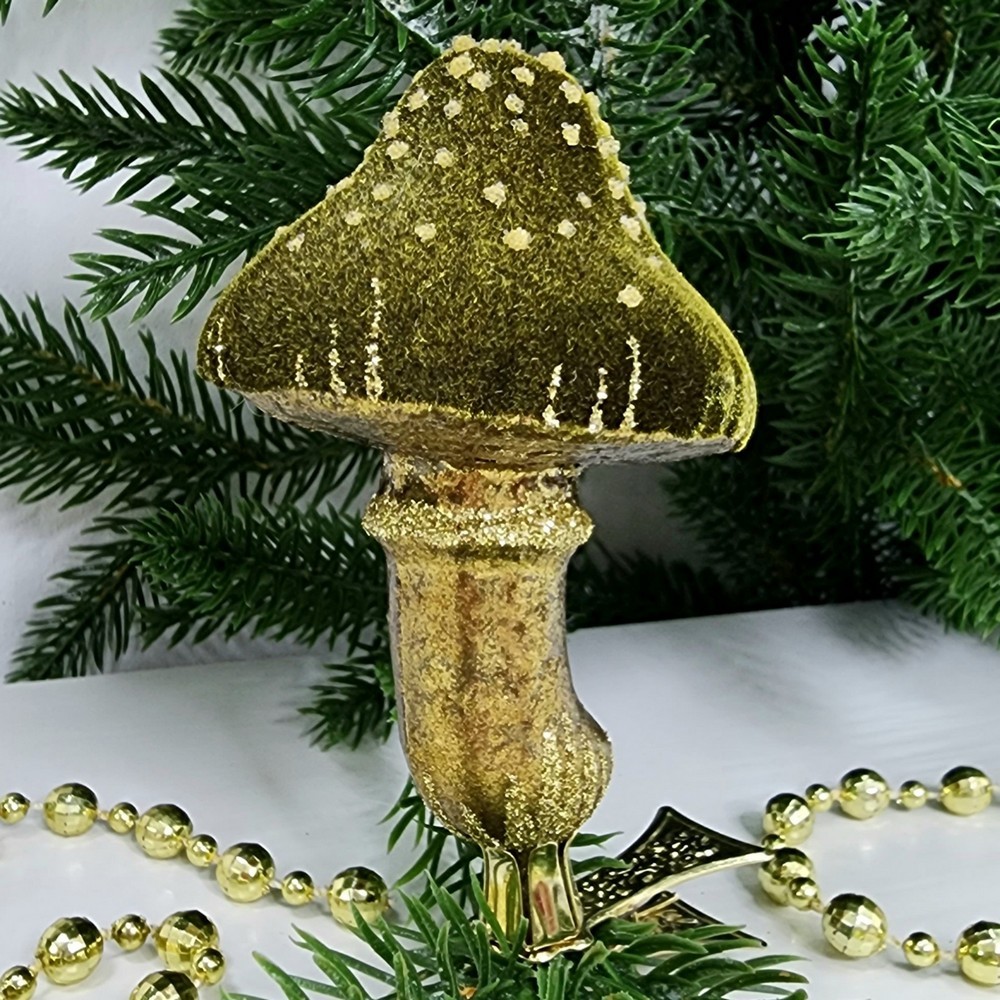 фото Стеклянная елочная игрушка Грибочек на прищепке