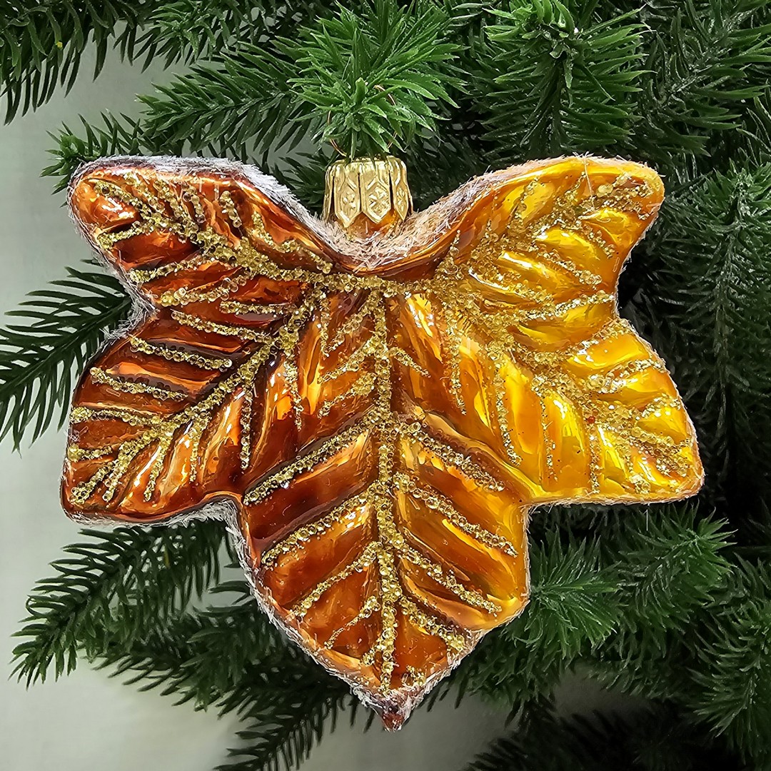 фото Стеклянная елочная игрушка Кленовый листок