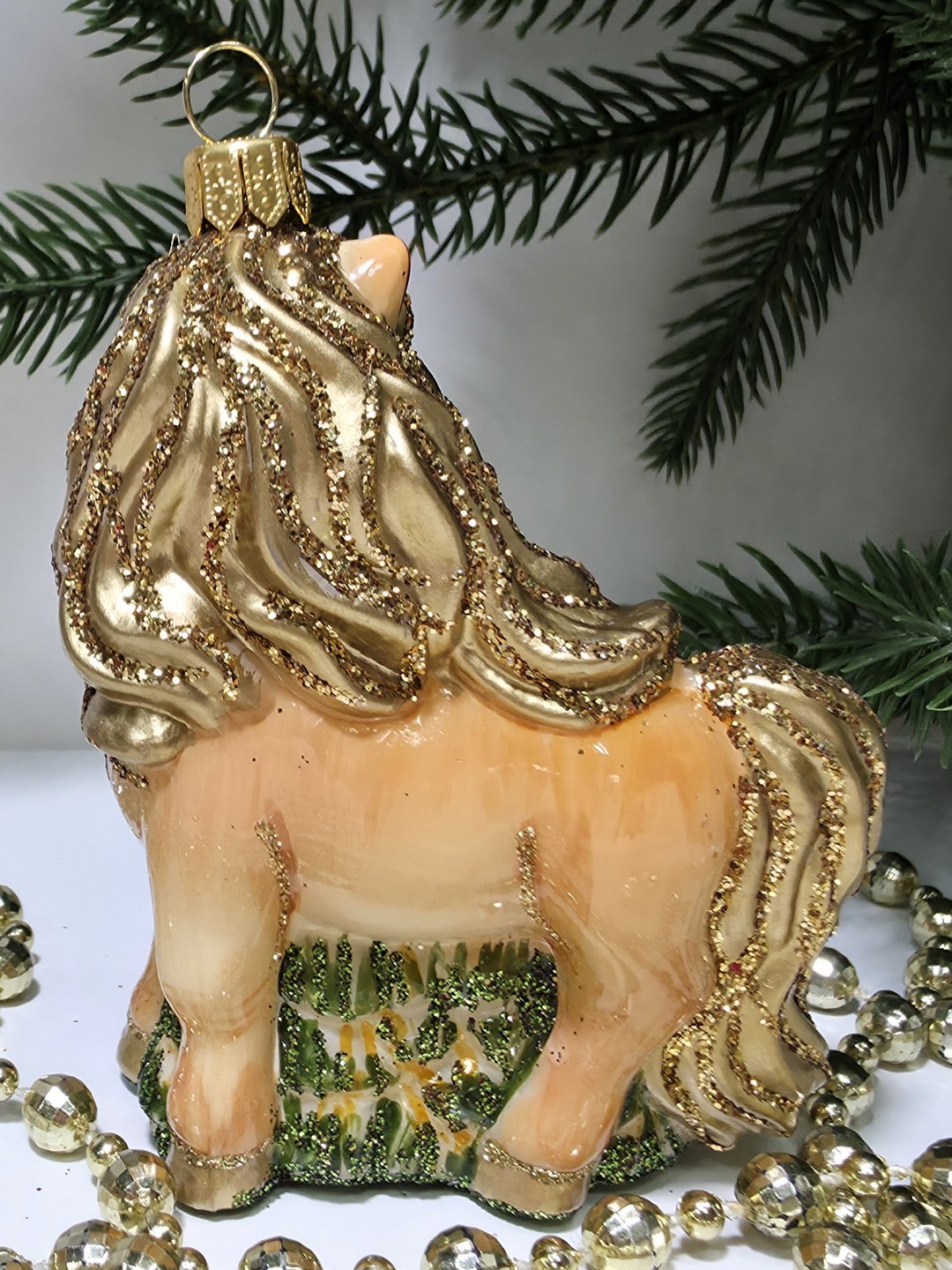 фото Стеклянная елочная игрушка Лошадка смотрит в бок