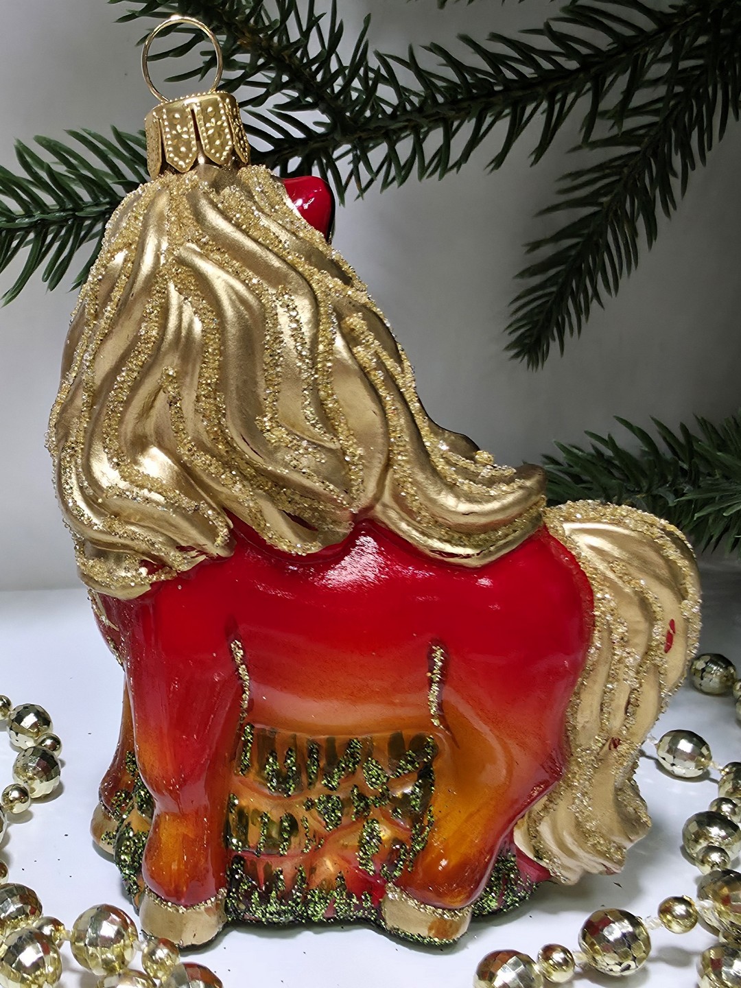 фото Стеклянная елочная игрушка Лошадка смотрит в бок