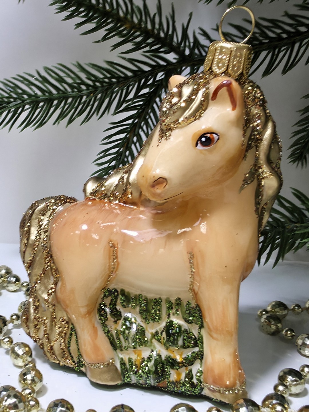 фото Стеклянная елочная игрушка Лошадка смотрит в бок
