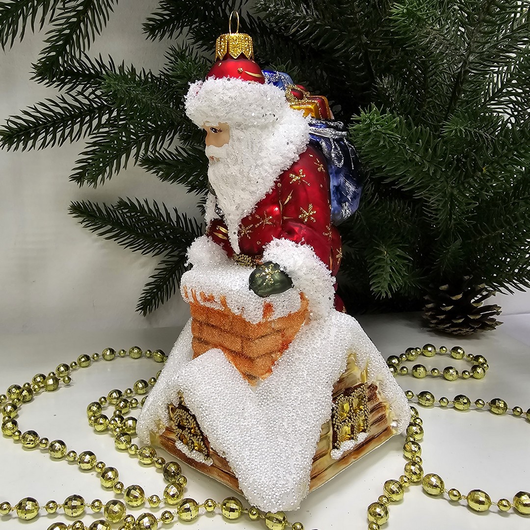 фото Стеклянная елочная игрушка Дед Мороз на крыше большой