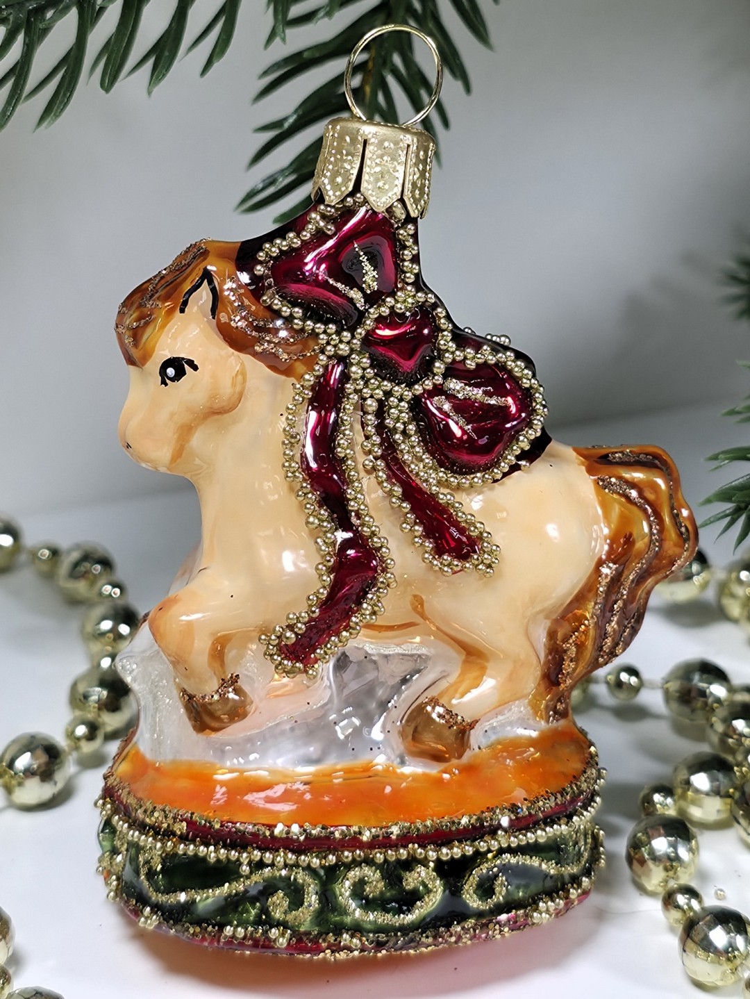 фото Стеклянная елочная игрушка Лошадка цирковая