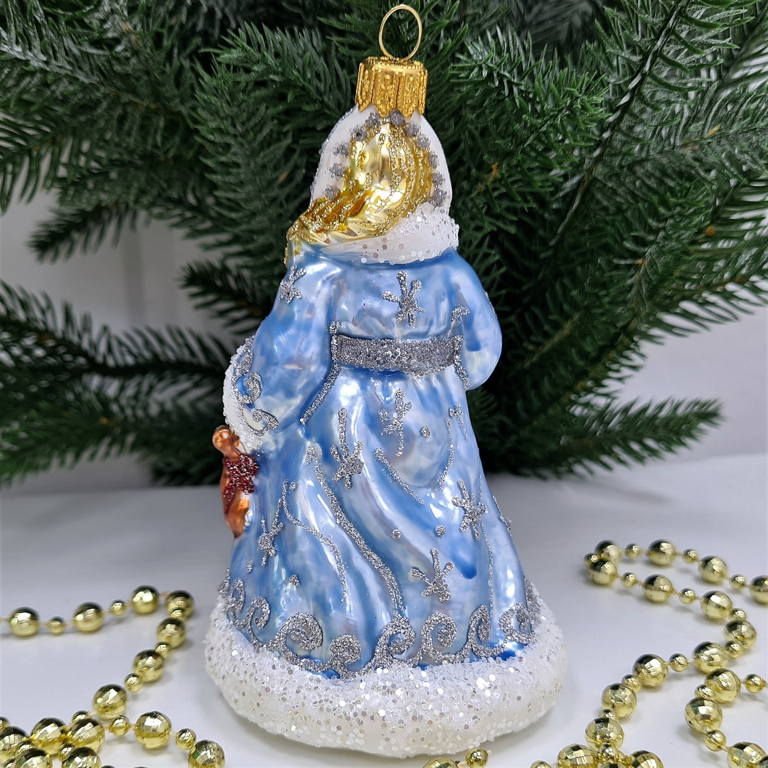 фото Стеклянная елочная игрушка Снегурочка с мишкой