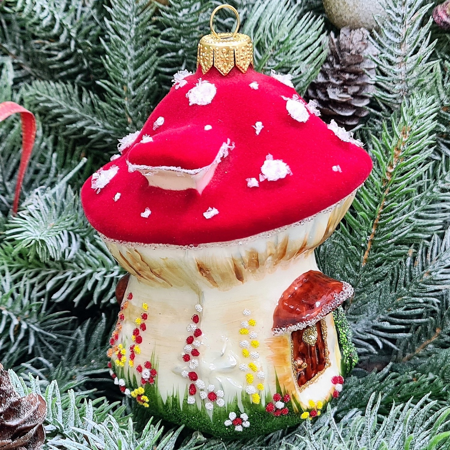 фото Стеклянная елочная игрушка Грибок домик