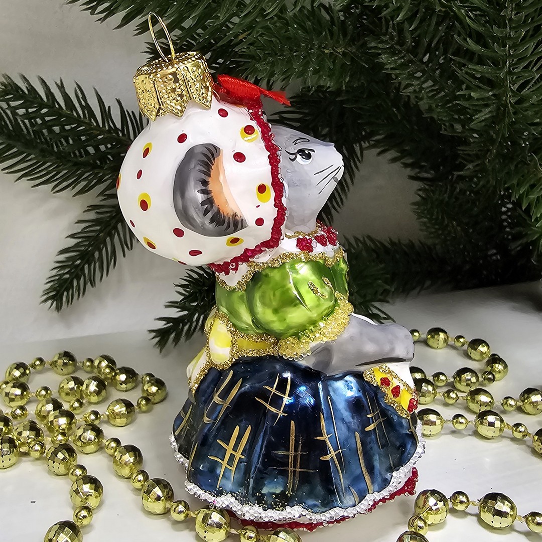 фото Стеклянная елочная игрушка Мышка хозяйка