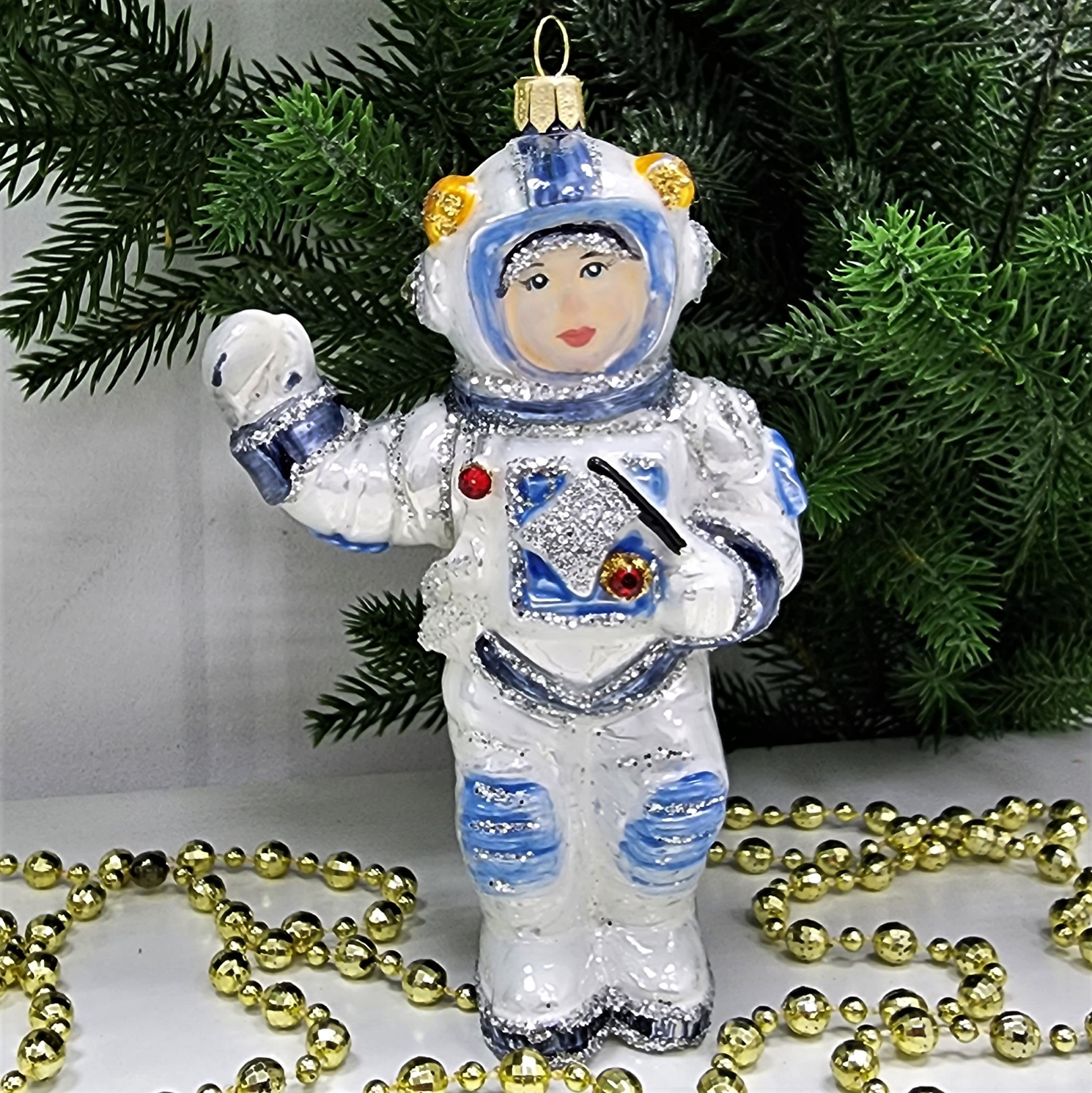 фото Стеклянная елочная игрушка Космонавт