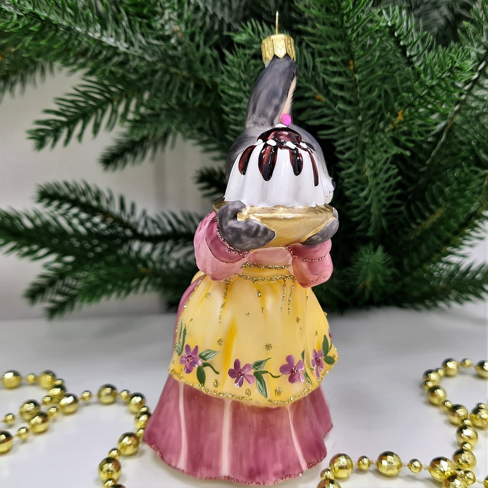 фото Стеклянная елочная игрушка Зайчиха с тортом-2