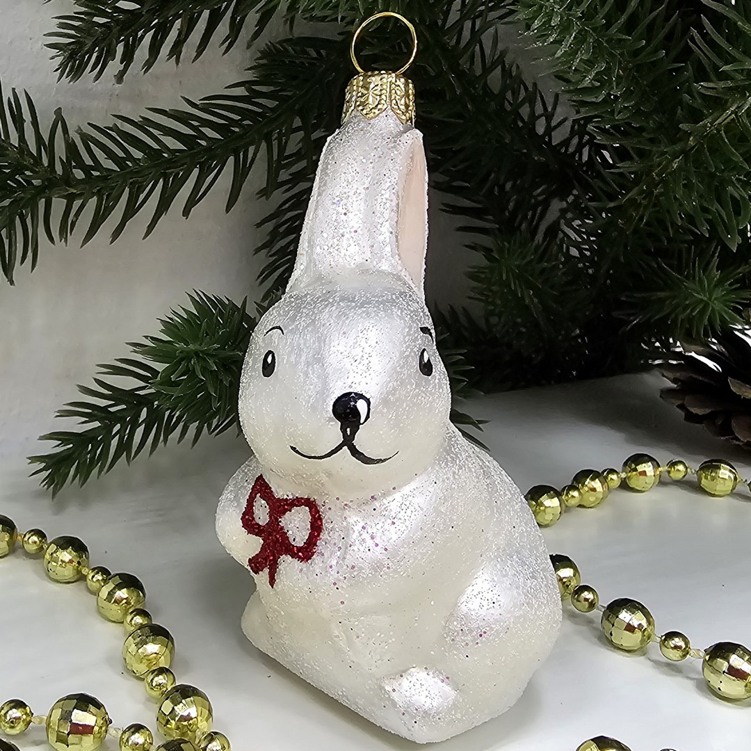 фото Стеклянная елочная игрушка Зайка беленький