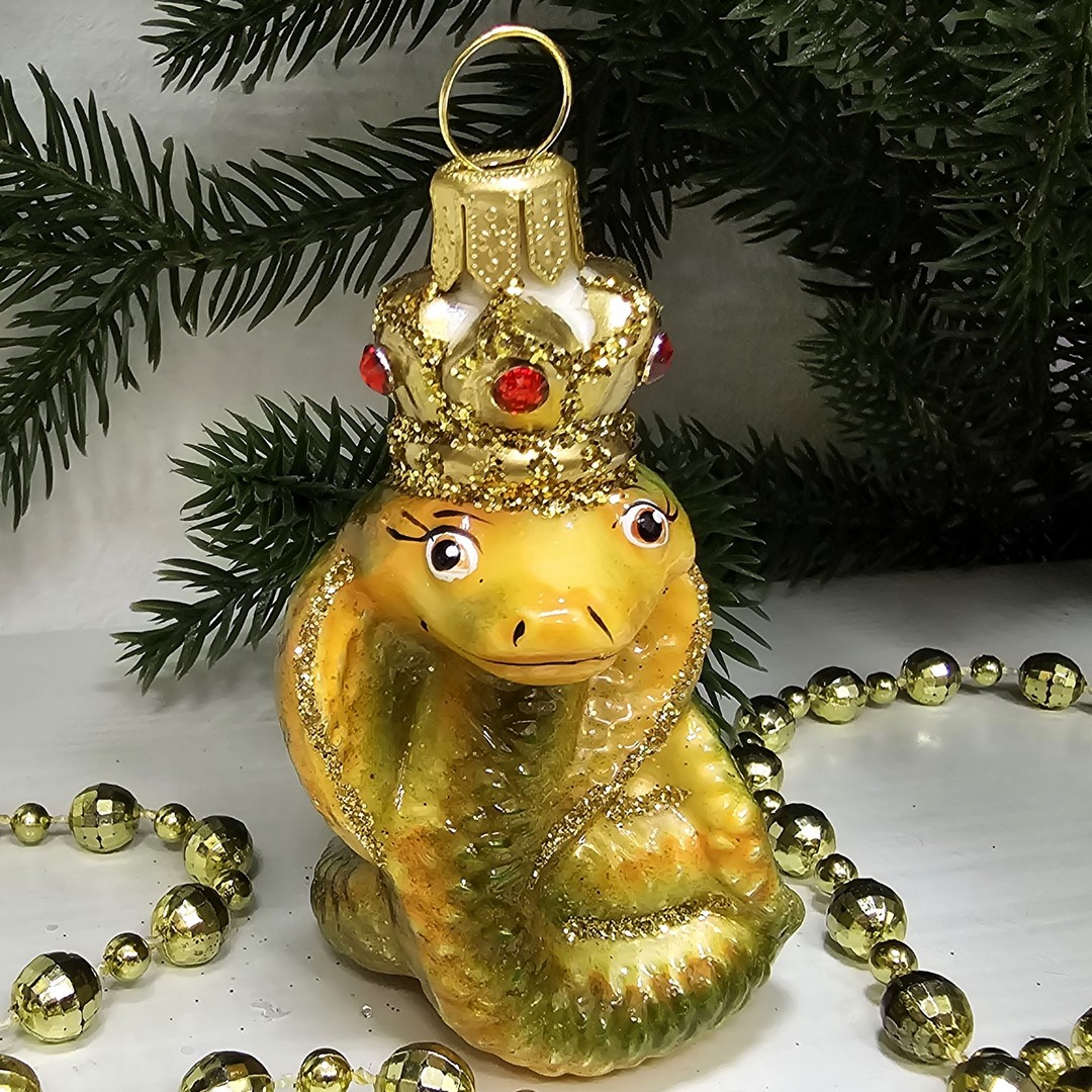 фото Стеклянная елочная игрушка Кобра в короне