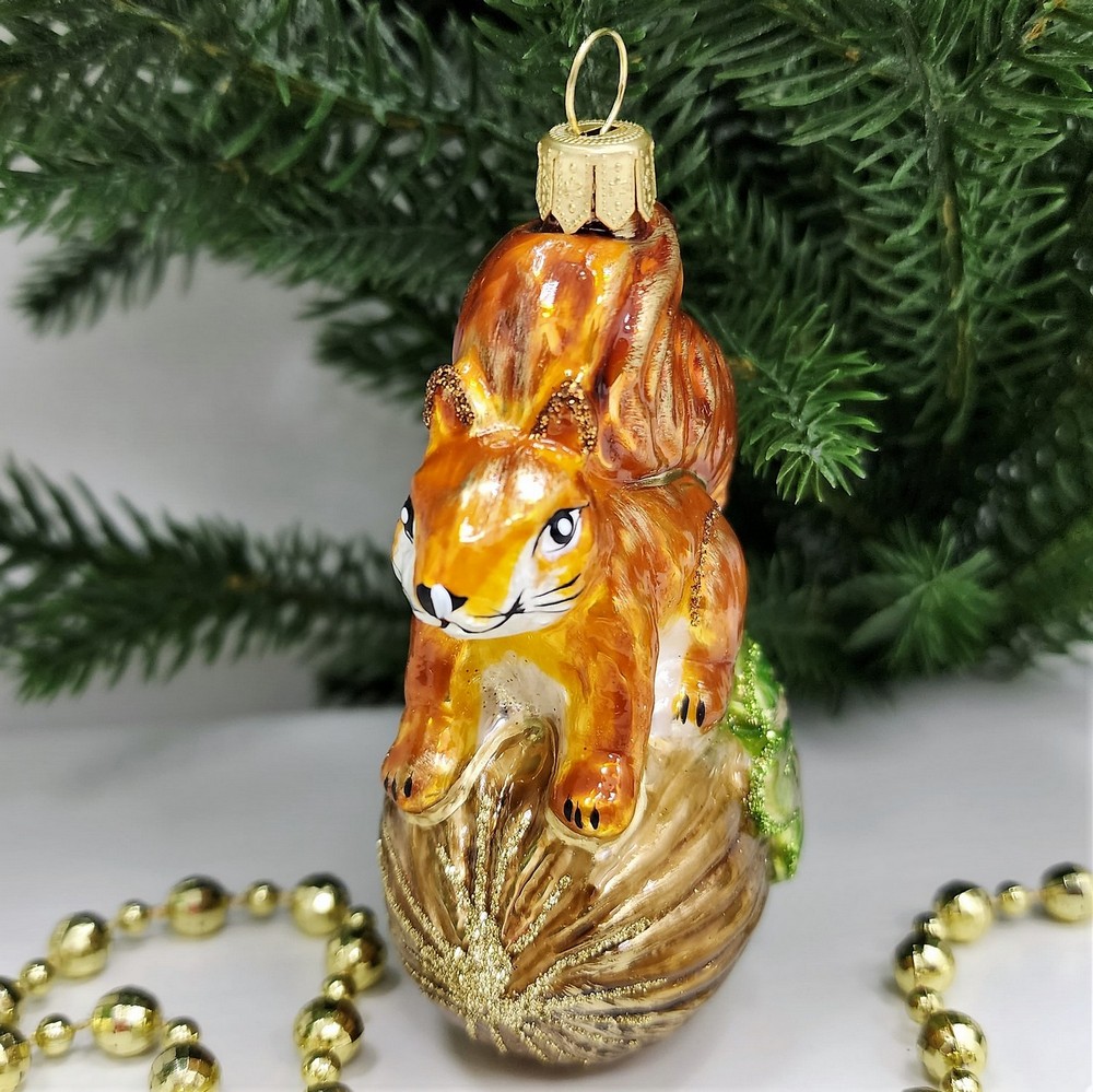 фото Стеклянная елочная игрушка Белочка на желуде