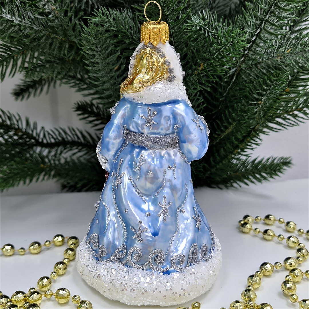 фото Стеклянная елочная игрушка Снегурочка с мишкой